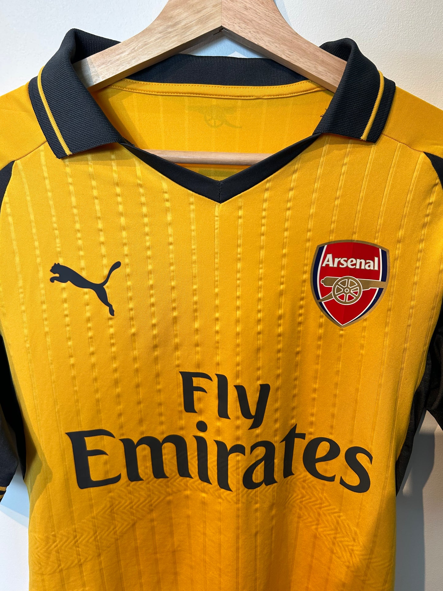 Arsenal 2016-17 Away Shirt - Özil #11 - L