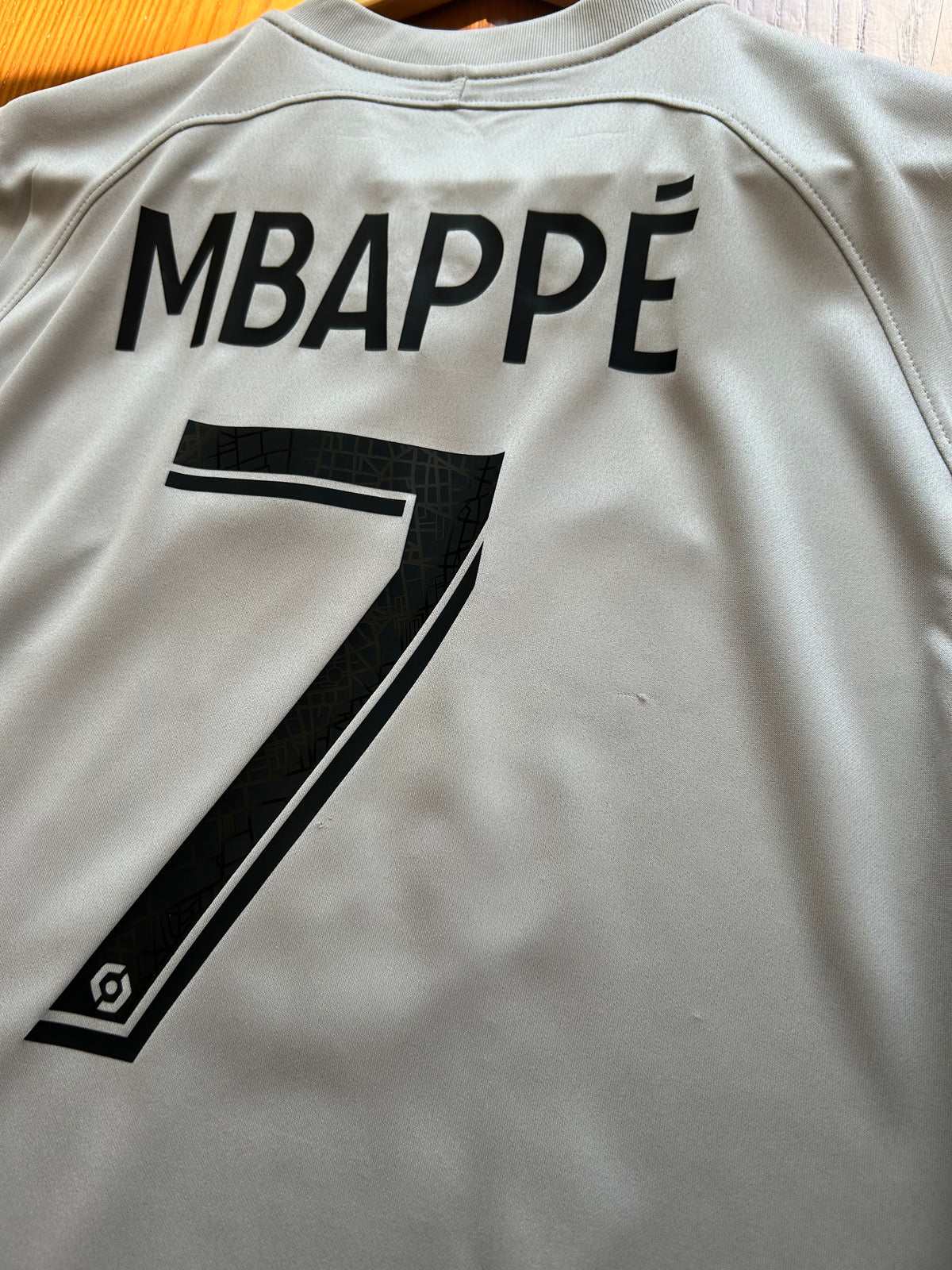 PSG 2022-23 Away Shirt - Mbappe #7 - M