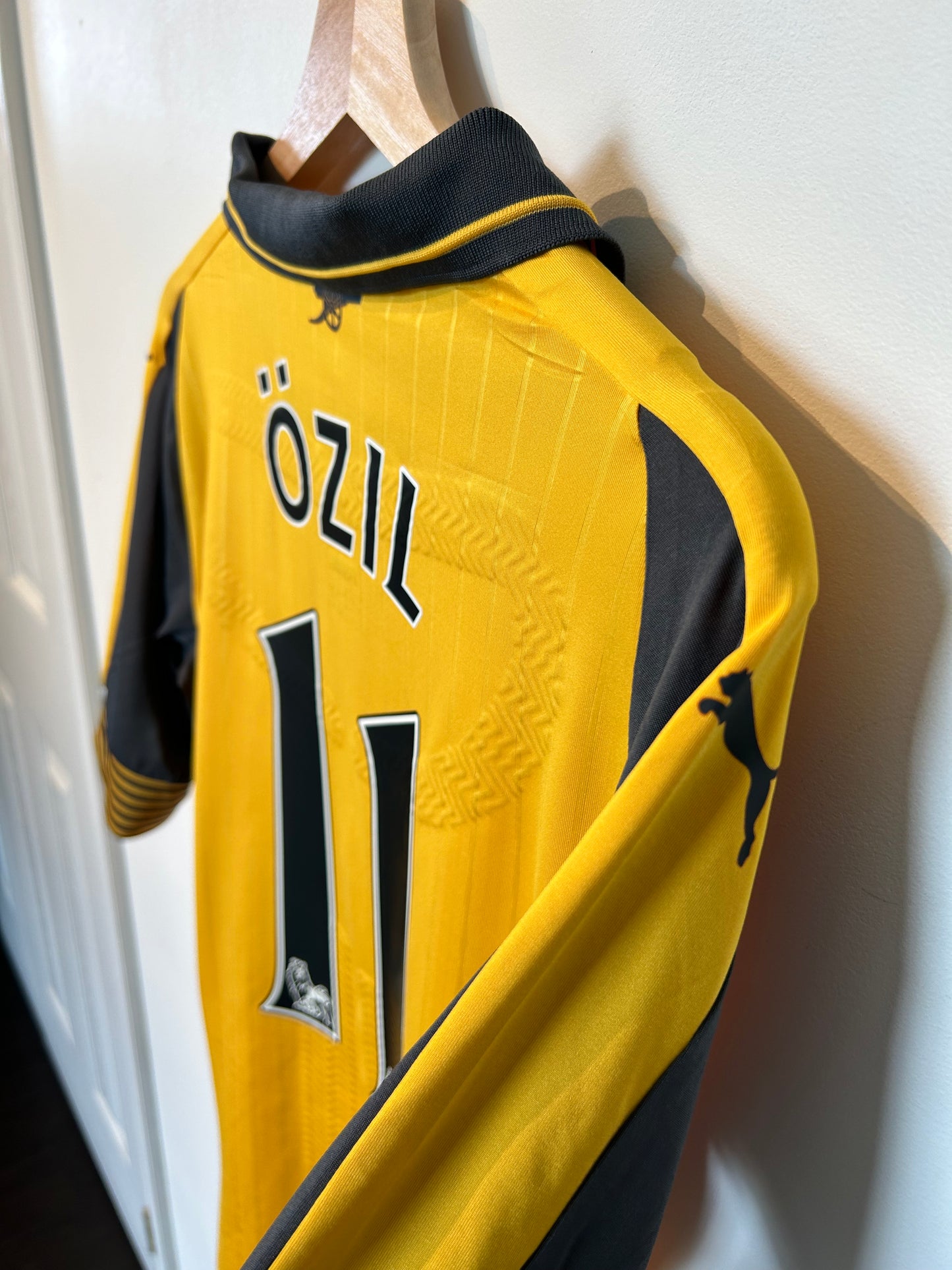Arsenal 2016-17 Away Shirt - Özil #11 - L