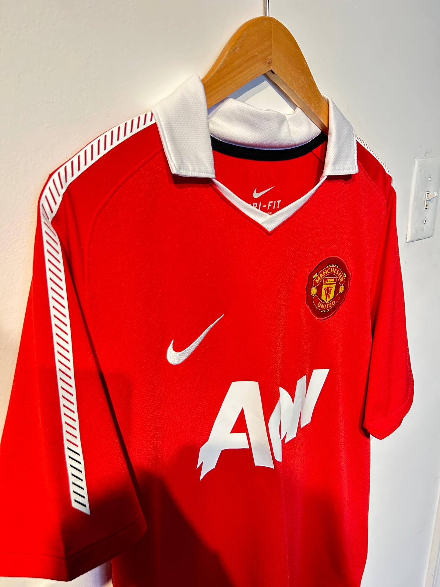 Manchester United 2010-11 Home Shirt - Berbatov #9 - L
