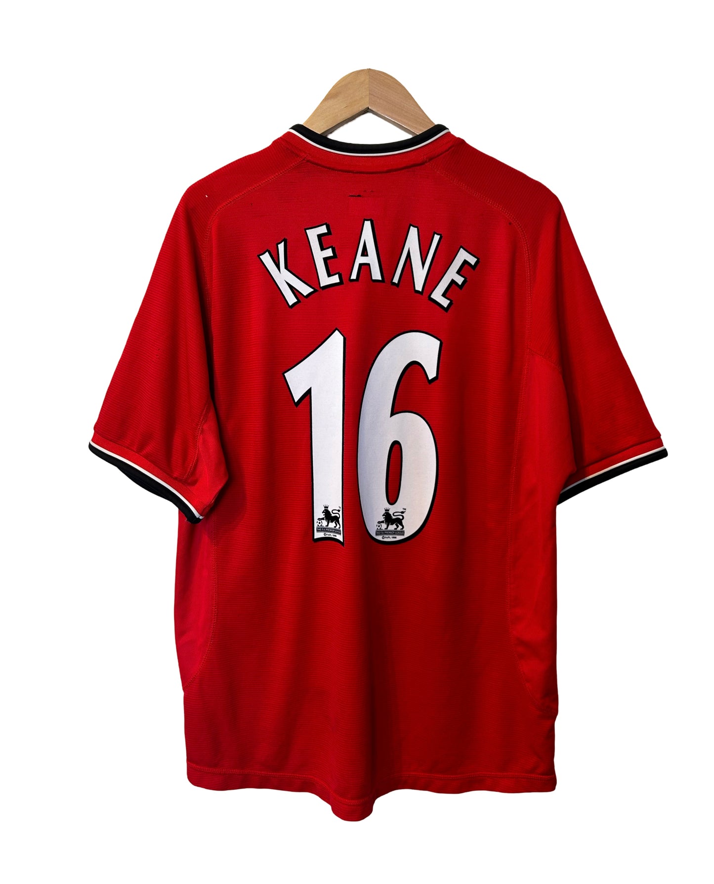 Manchester United 2000-02 Home Shirt, #16 Roy Keane - L