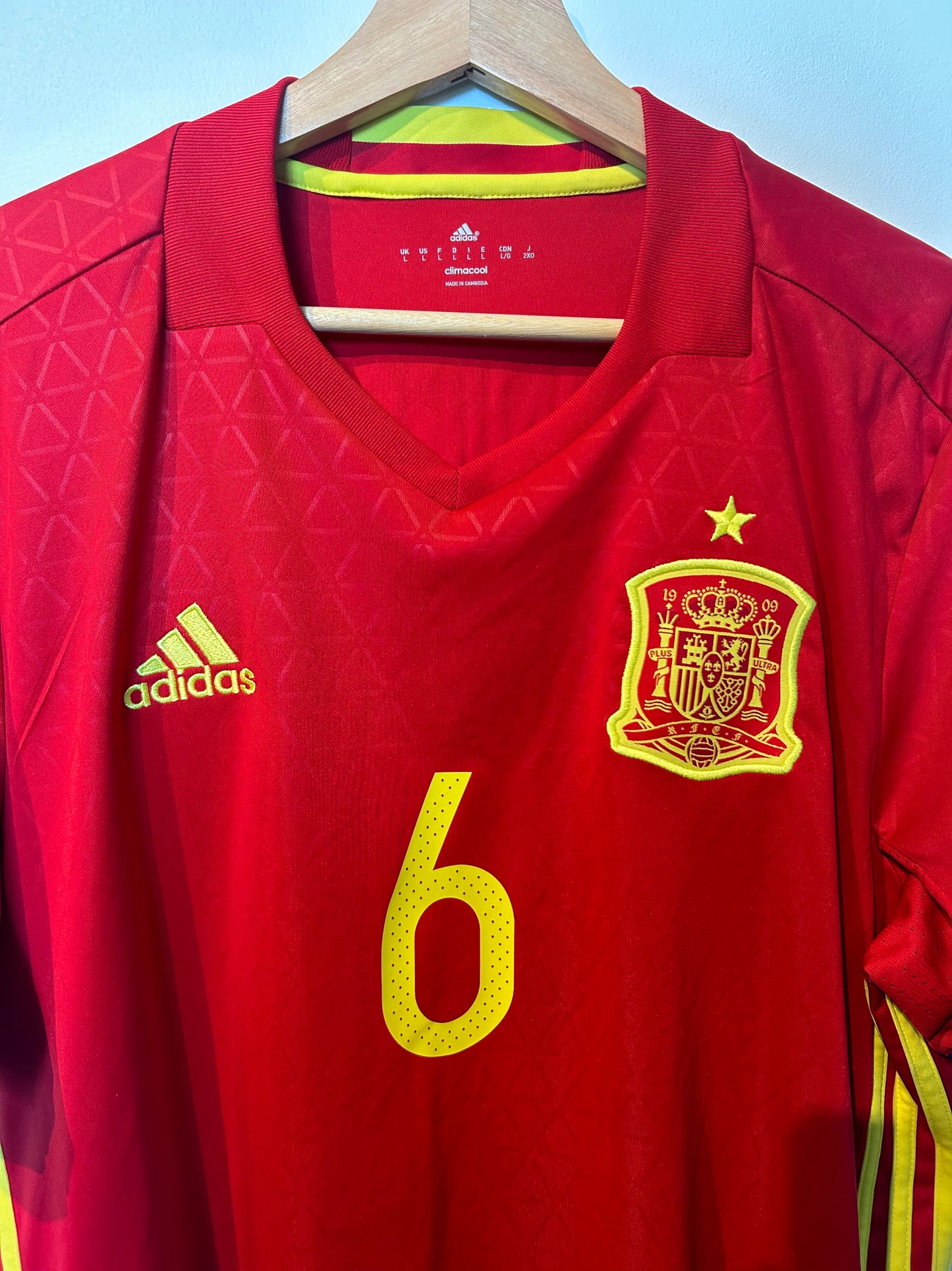 Spain 2016-17 Home Shirt - A.Iniesta #6 - L