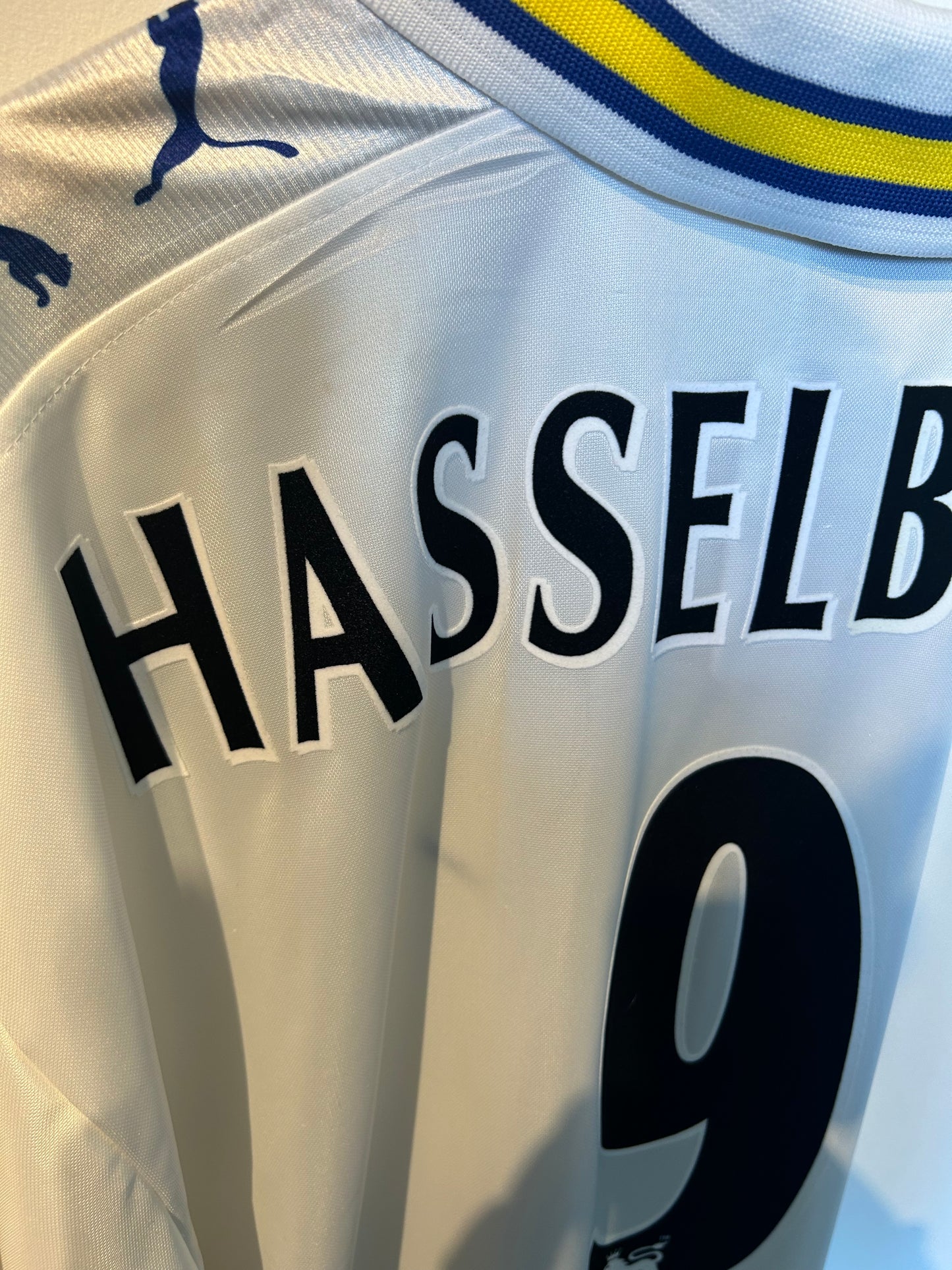 Leeds 1998-00 Home Shirt - Hasselbaink #9 - L