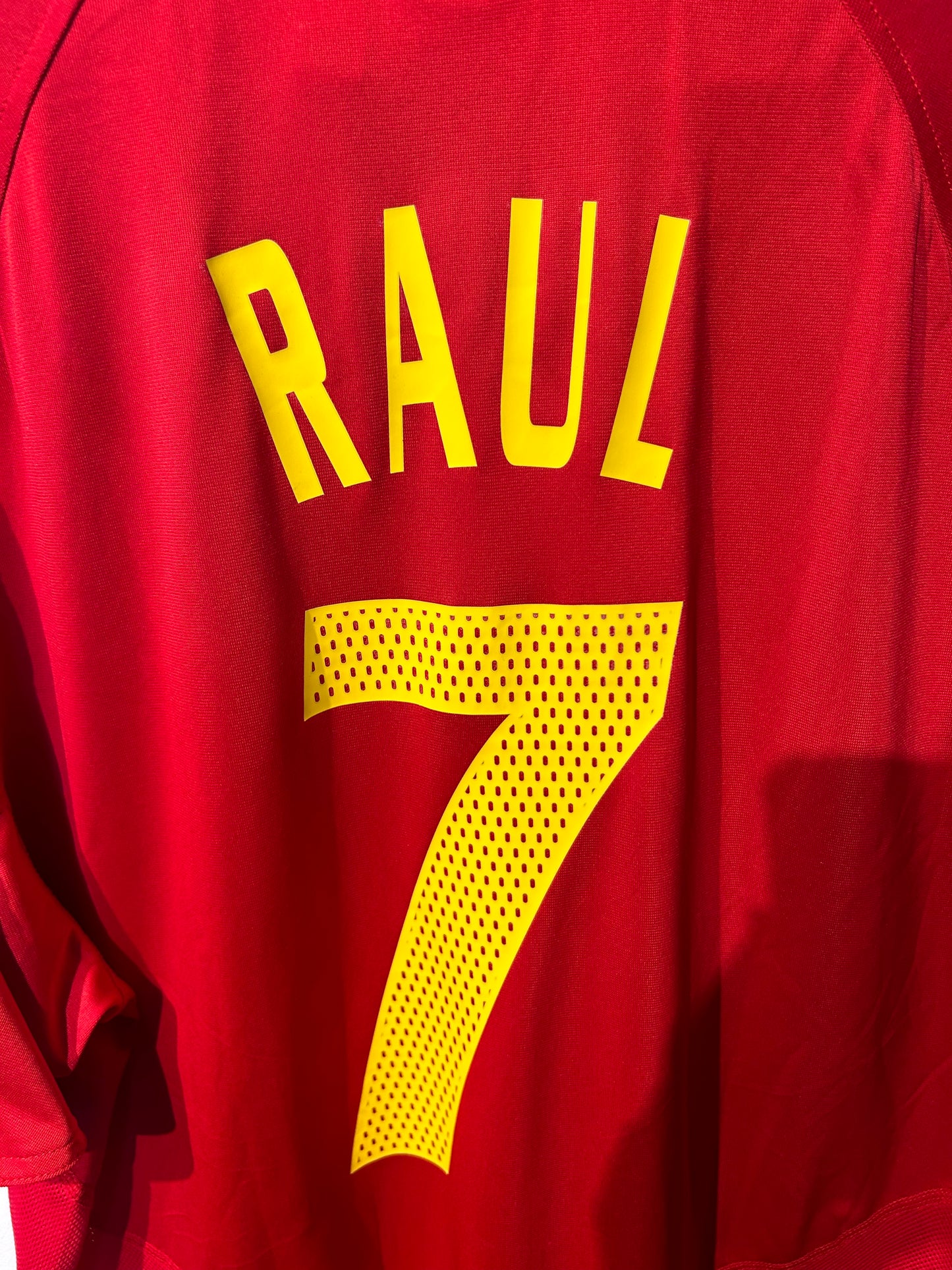 Spain 2004-06 Home Shirt - Raul - L