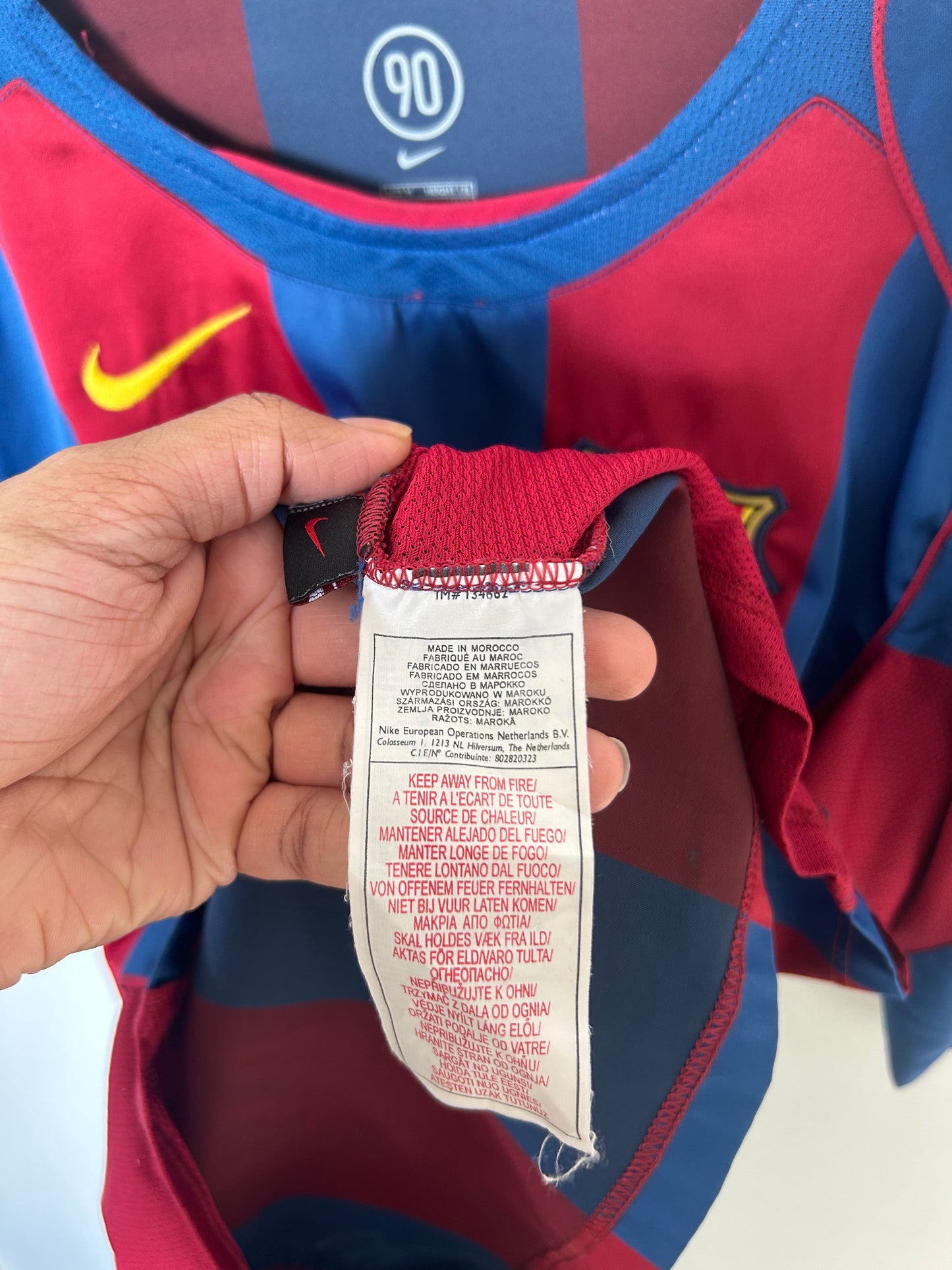 Barcelona 2004-05 Home Shirt - Ronaldinho #10 - M