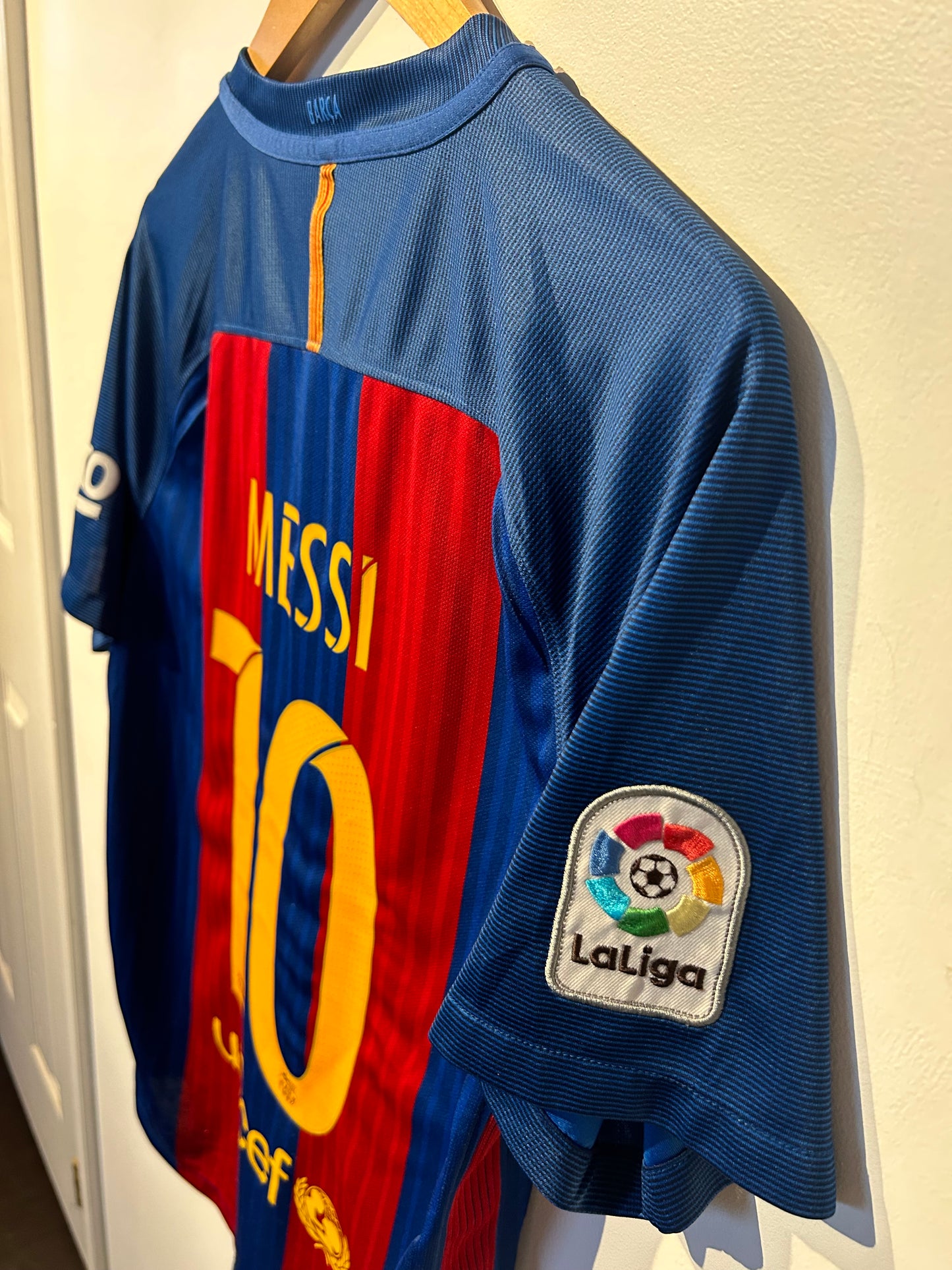 Barcelona 2016-17 Home Shirt - Messi #10 - S
