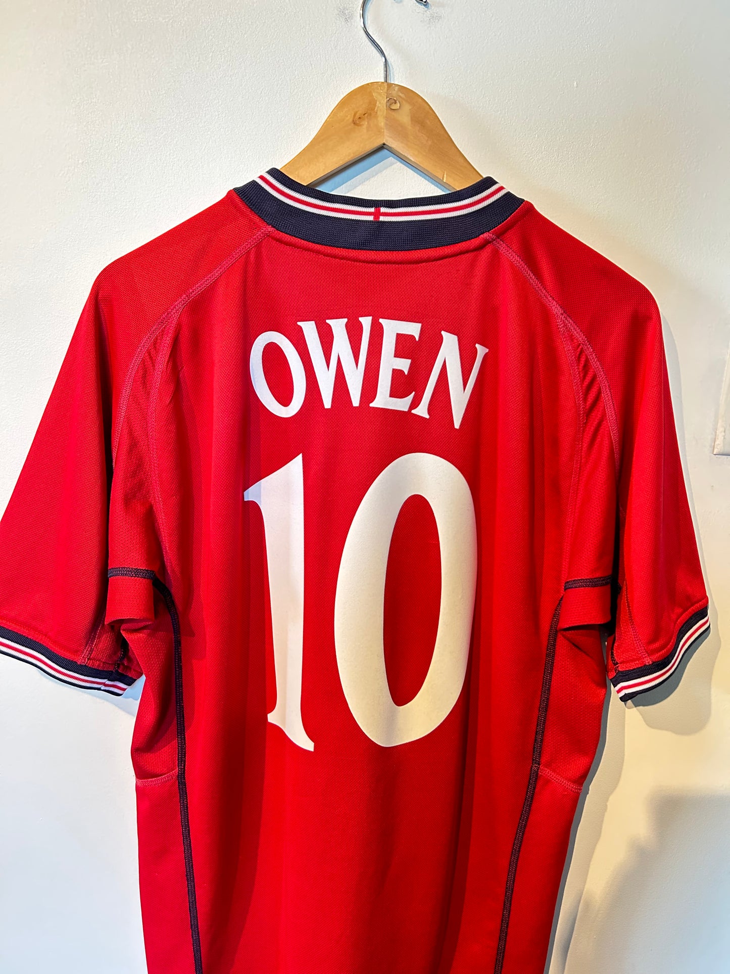 England 2002-04 Away Shirt - Owen #10 - M