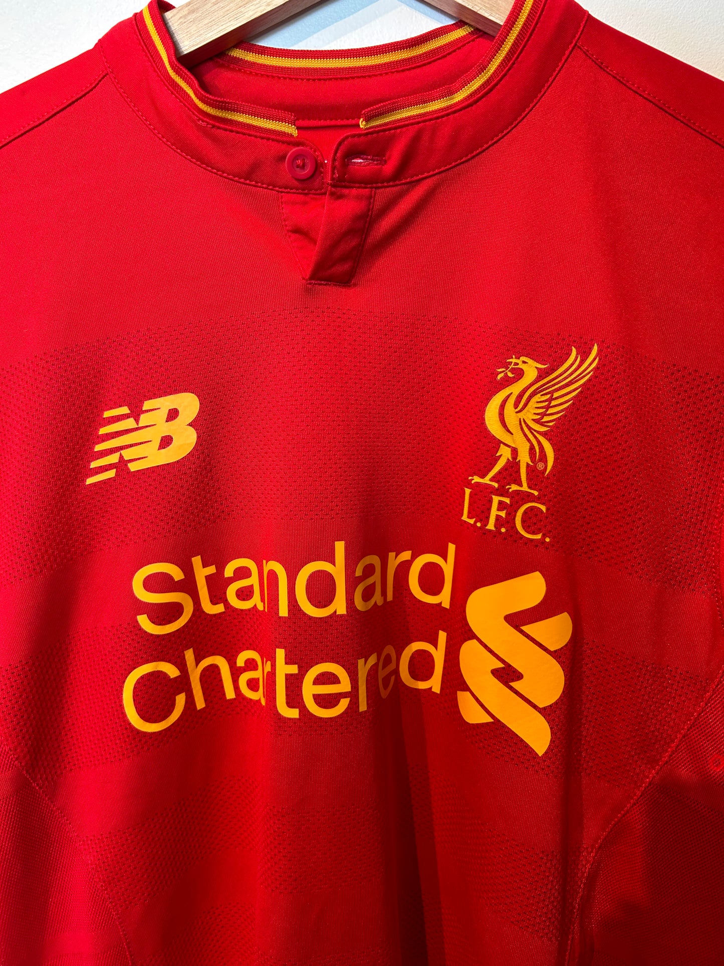 Liverpool 2016-17 Home Shirt - Mané #19 - M