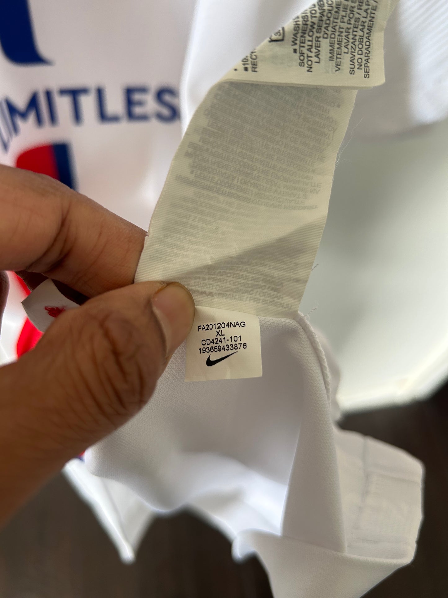 PSG 2020-21 Away Shirt, #7 Kylian Mbappé - XL