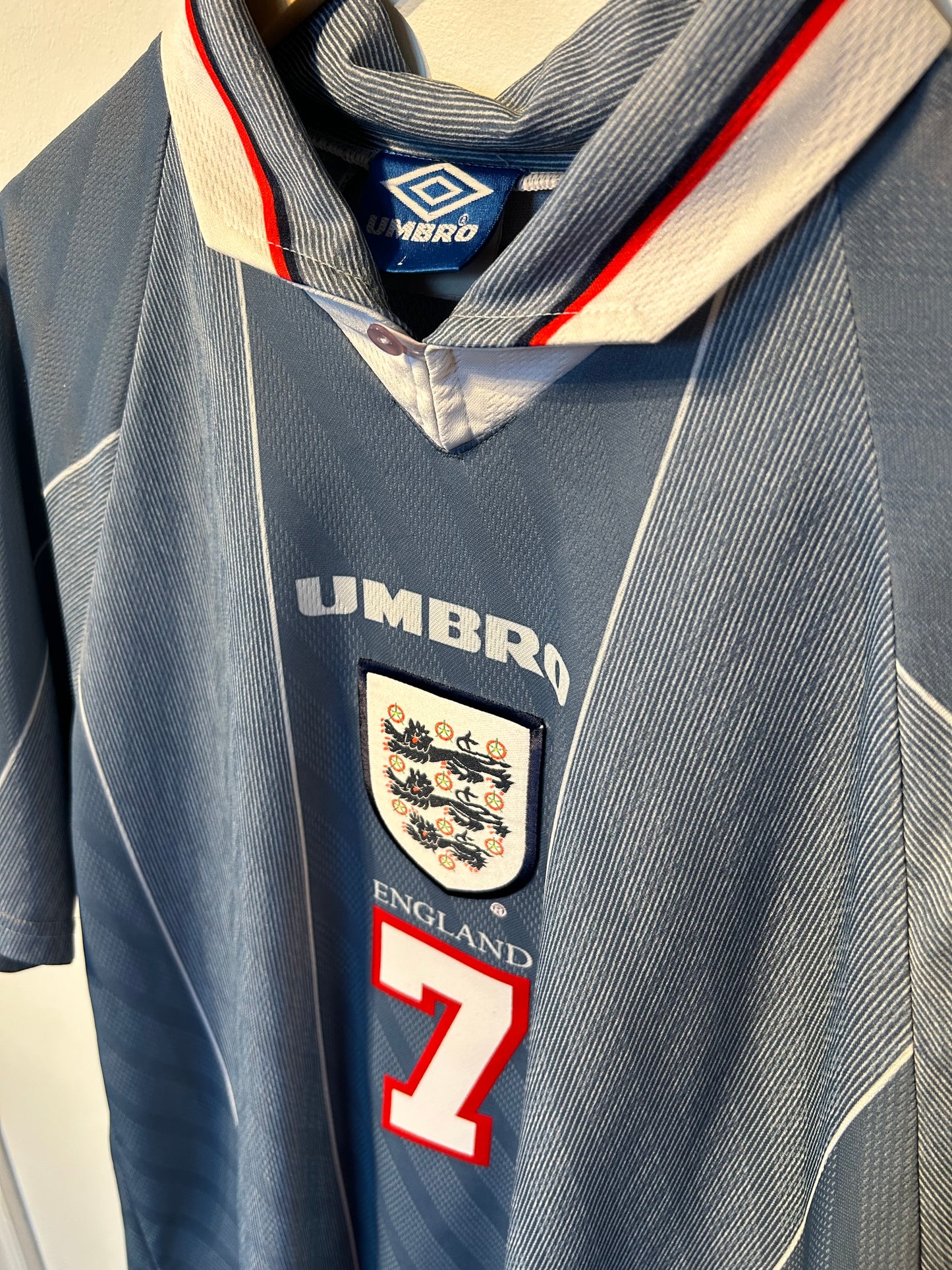 England 1996-97 Away Shirt, #7 David Beckham - L