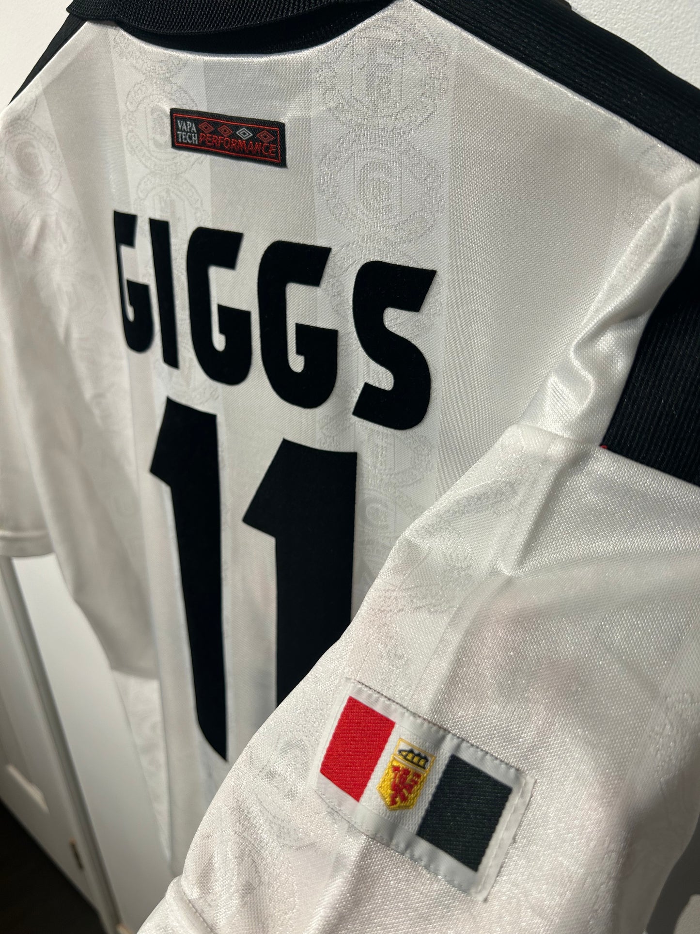 Manchester United 1998-99 Away Shirt - Giggs #11 - M