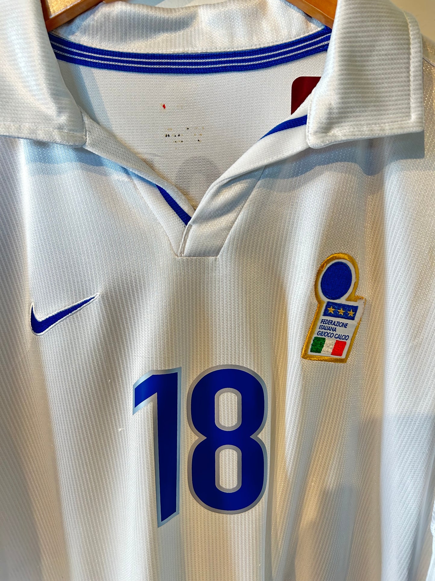 Italy 1997-98 Away Shirt - Baggio #18 - L