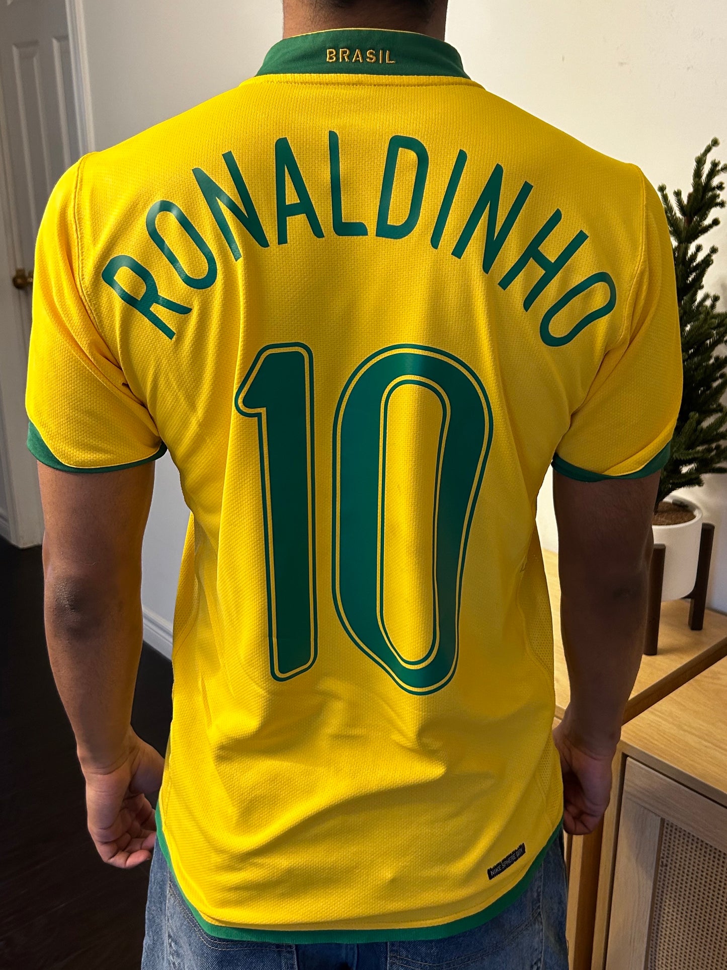 Brazil Sẽleçao 2006 Home Shirt, #10 Ronaldinho - M