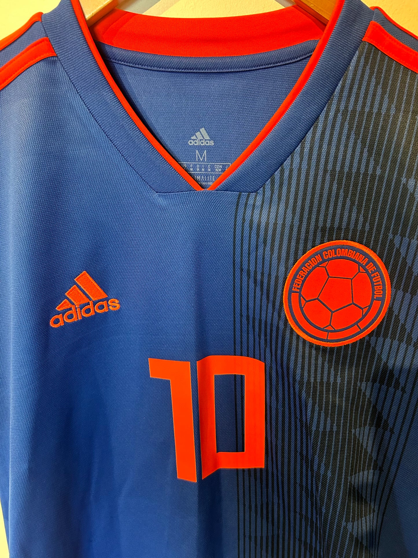 Colombia 2018 Away Shirt, James Rodriguez #10 - M