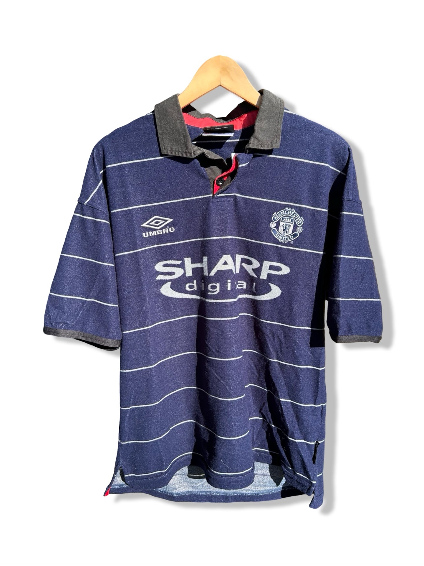 Manchester United 1999-2000 Away Shirt, #7 David Beckham - M