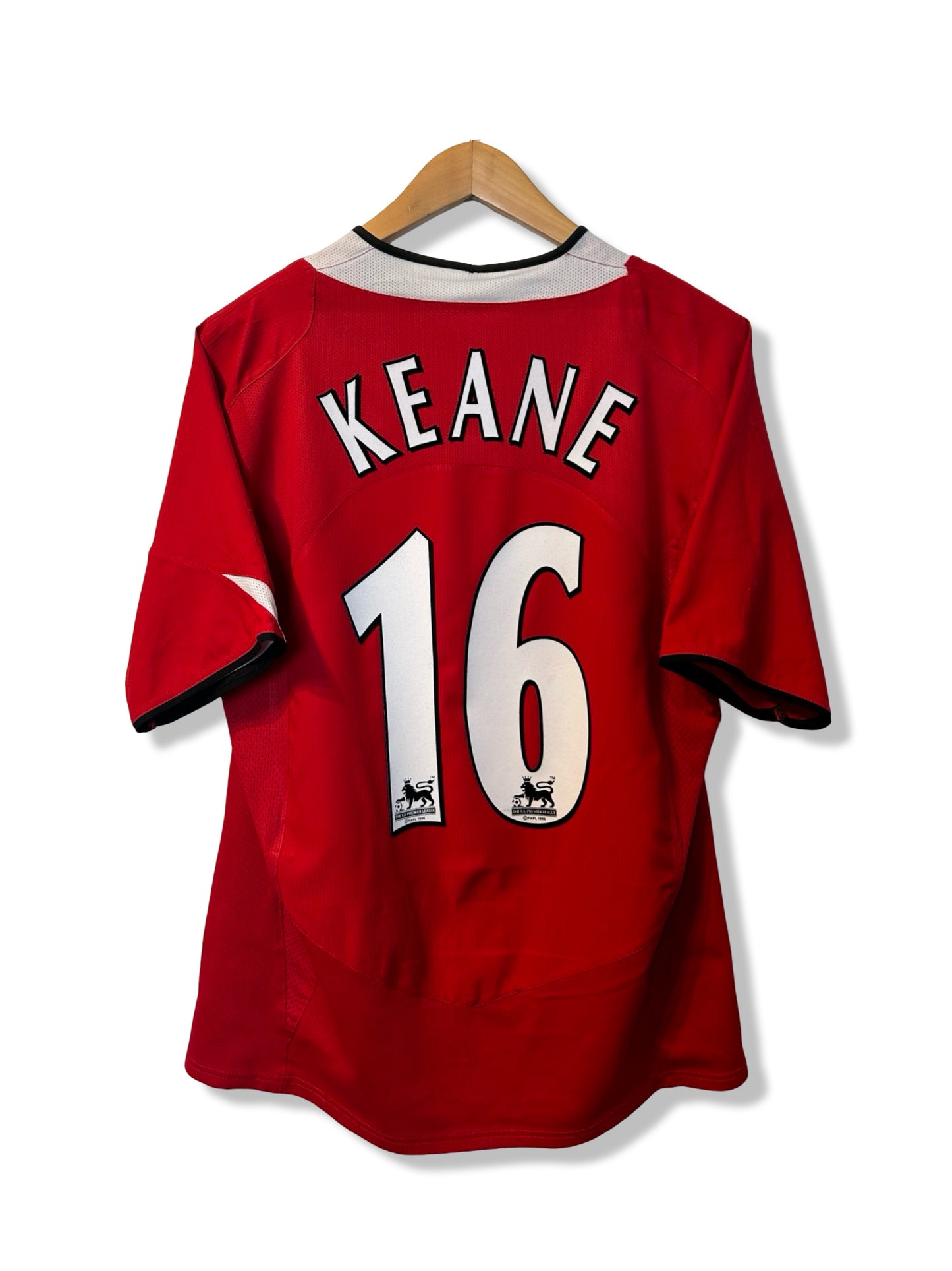 Manchester United 2004-06 Home Shirt, #16 Roy Keane - S