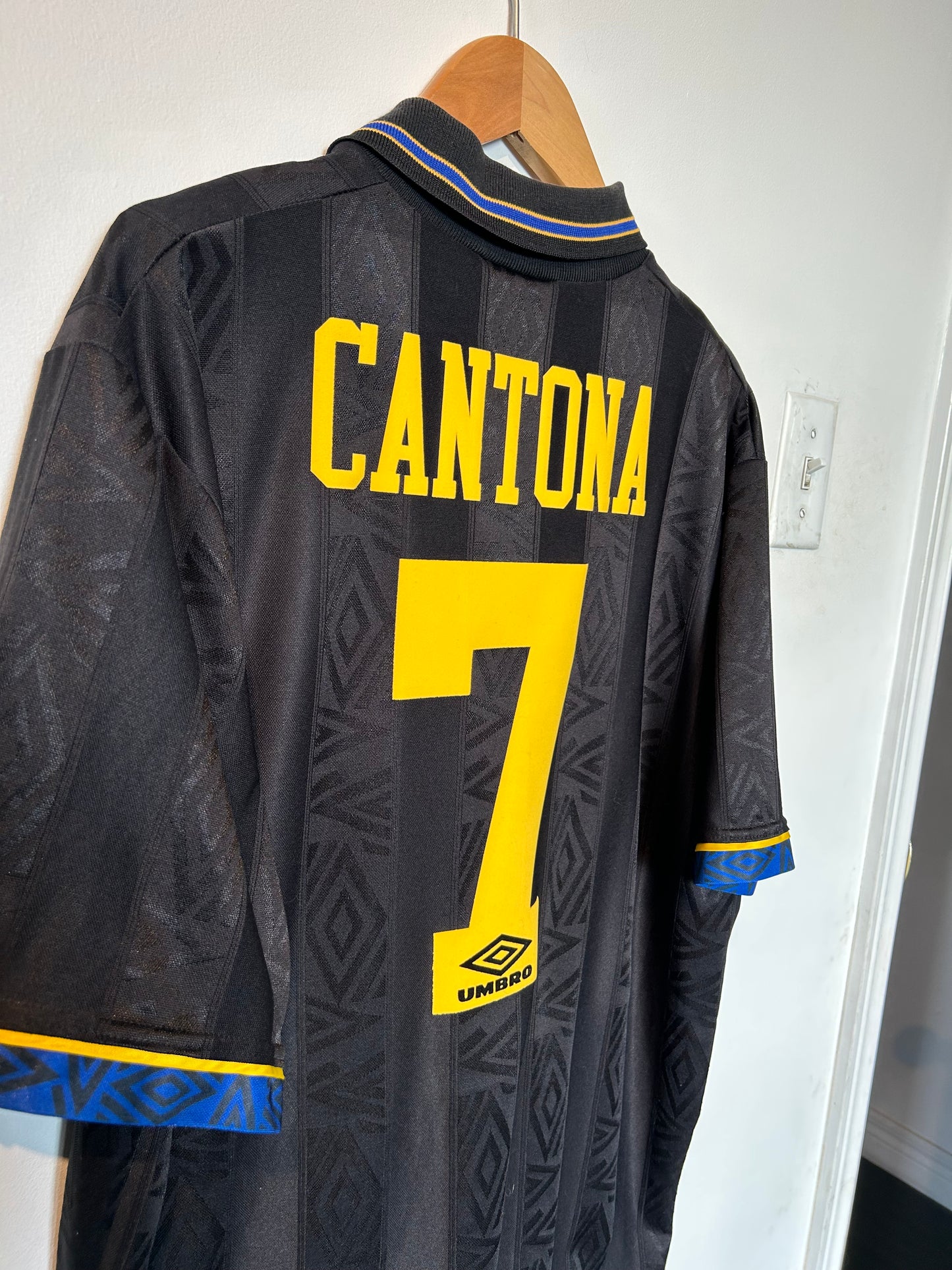 Manchester United 1993-95 Away Shirt - Cantona #7 - XL