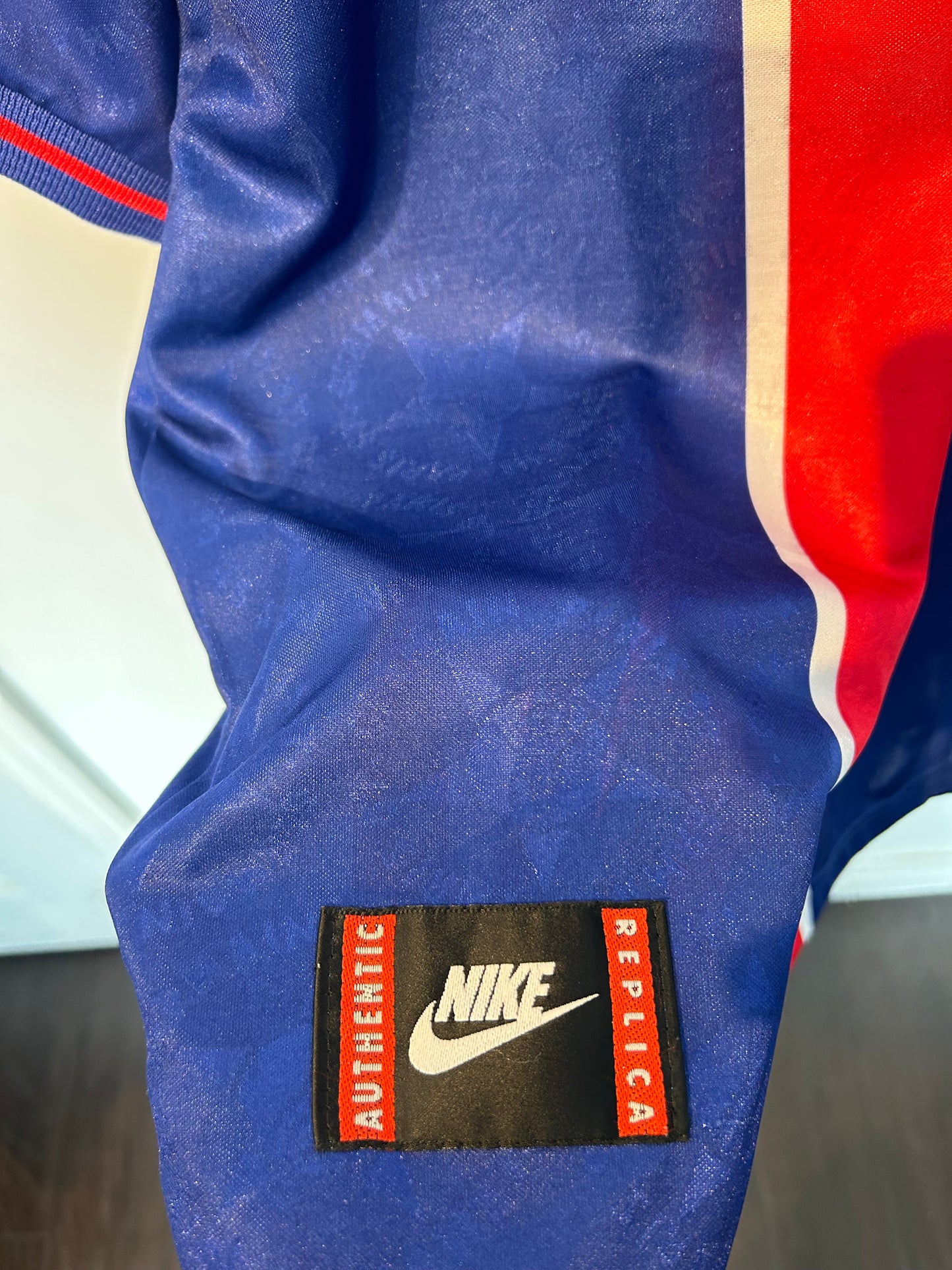 PSG 1995-96 Home Shirt - Djorkaeff #6 - L
