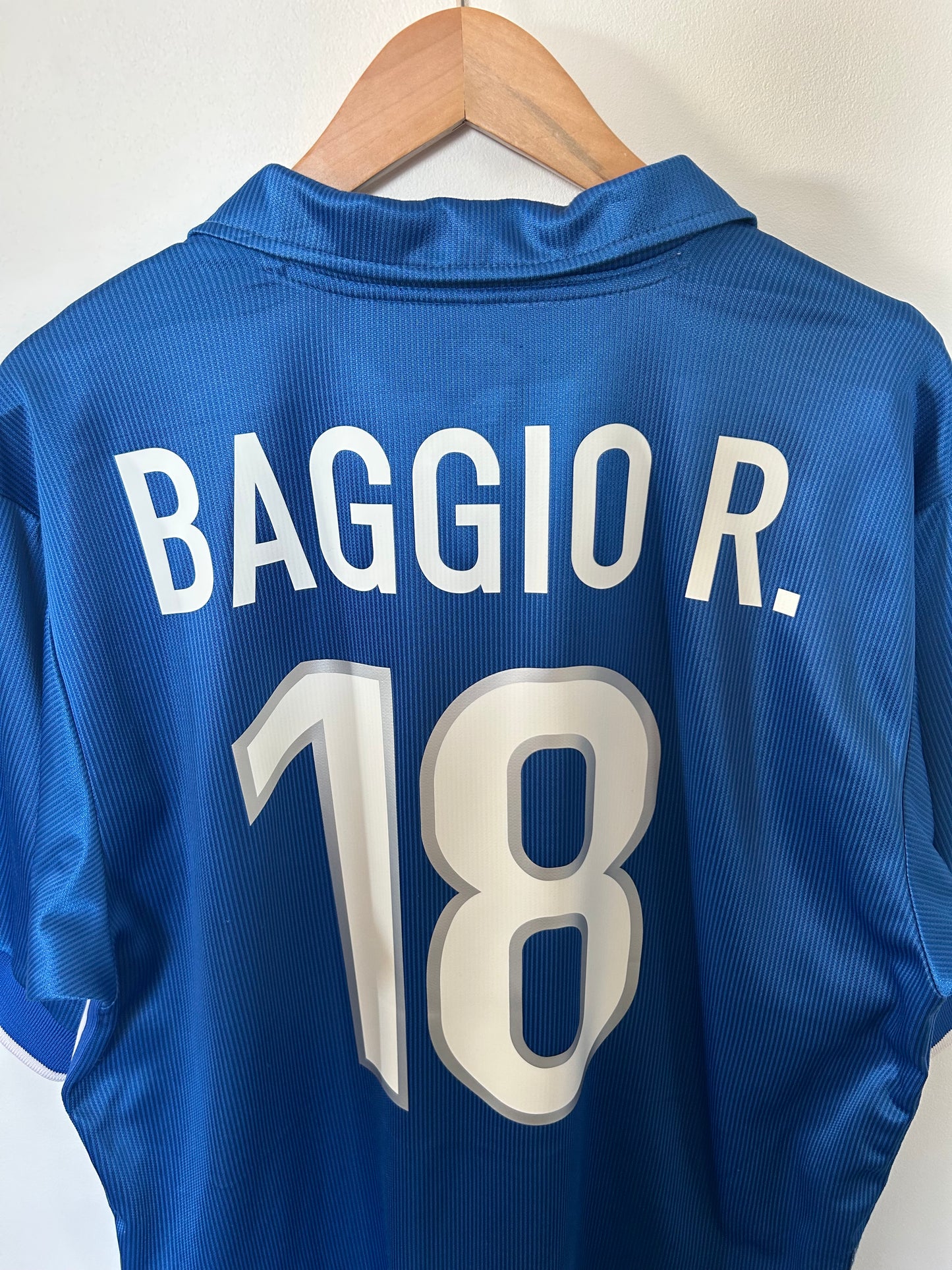 Italy 1997-98 Home Shirt - Baggio R. #18 - L