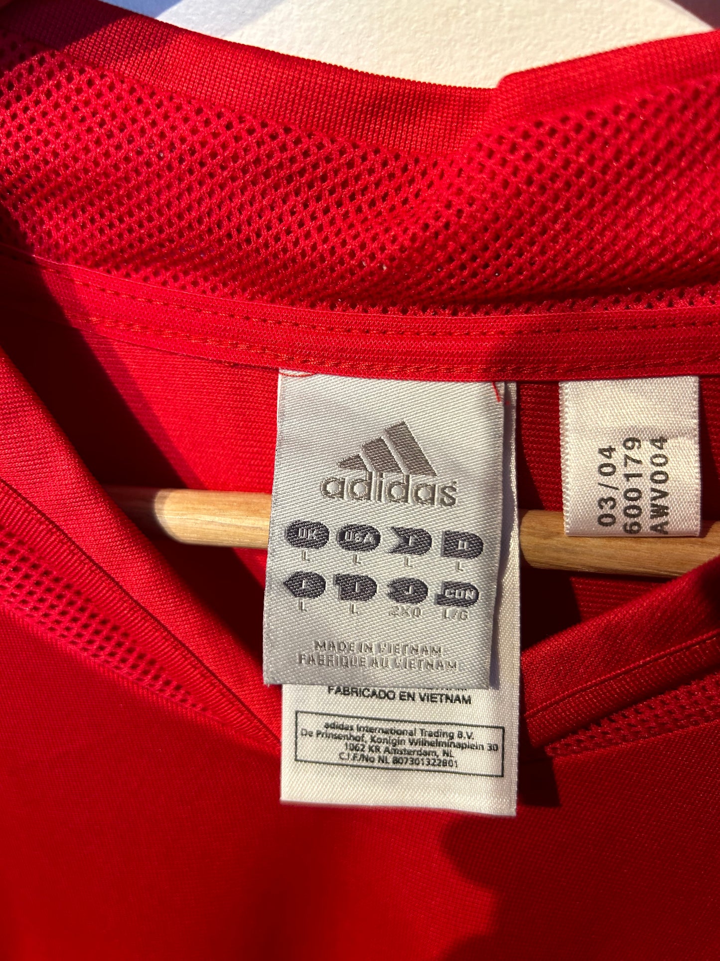 Spain 2004-06 Home Shirt - Raul - L