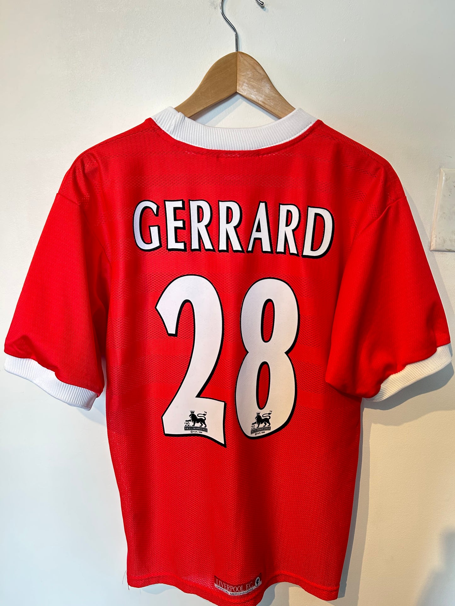 Liverpool 1998-00 Home Shirt - Gerrard #28 - M