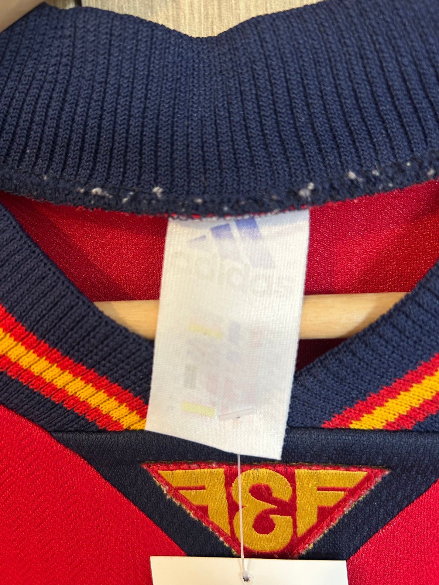 Spain 1998-99 Home Shirt - Morientes #7 - XL