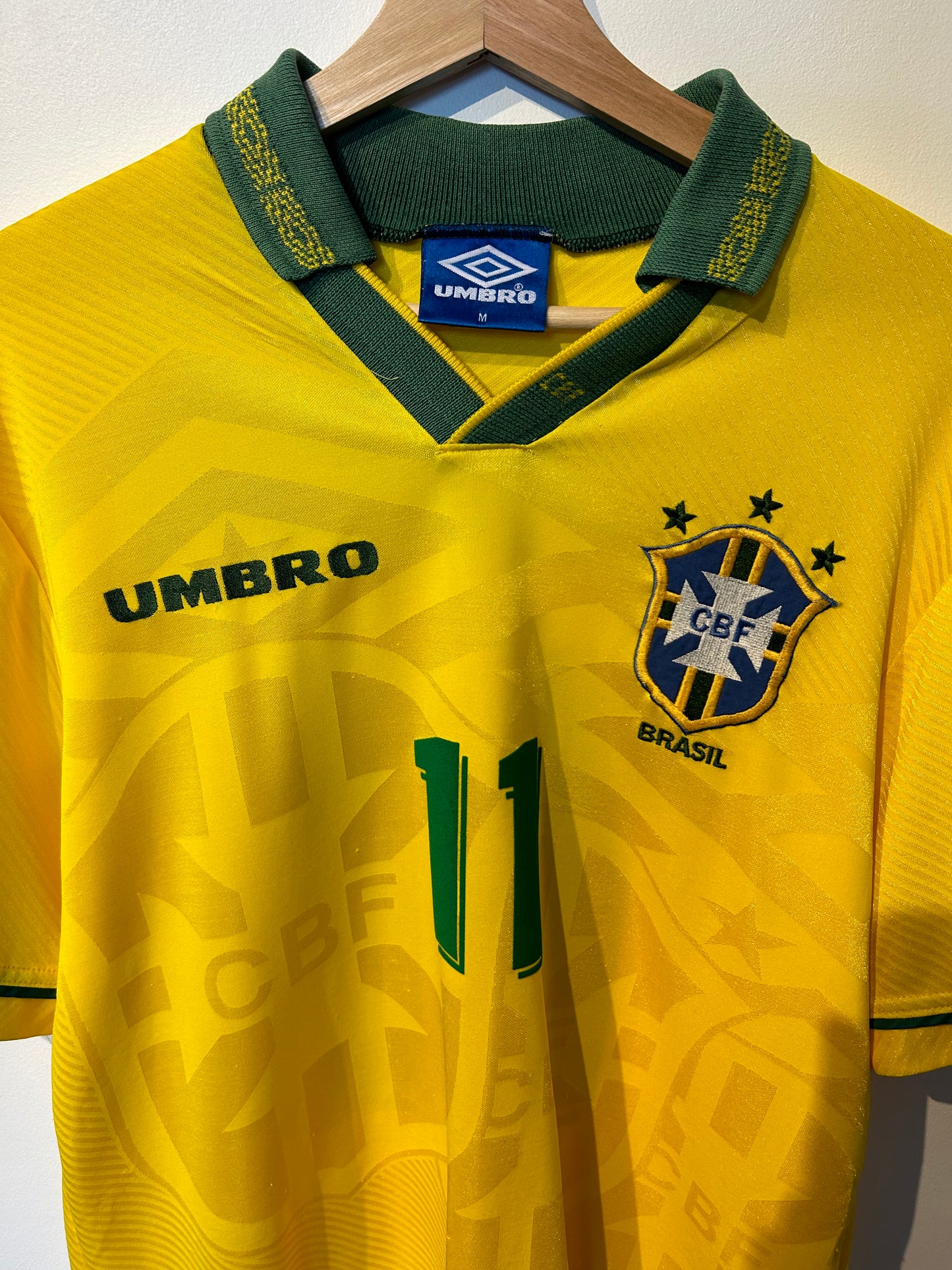 Brazil 1993-94 Home Shirt - Romario #11 - M