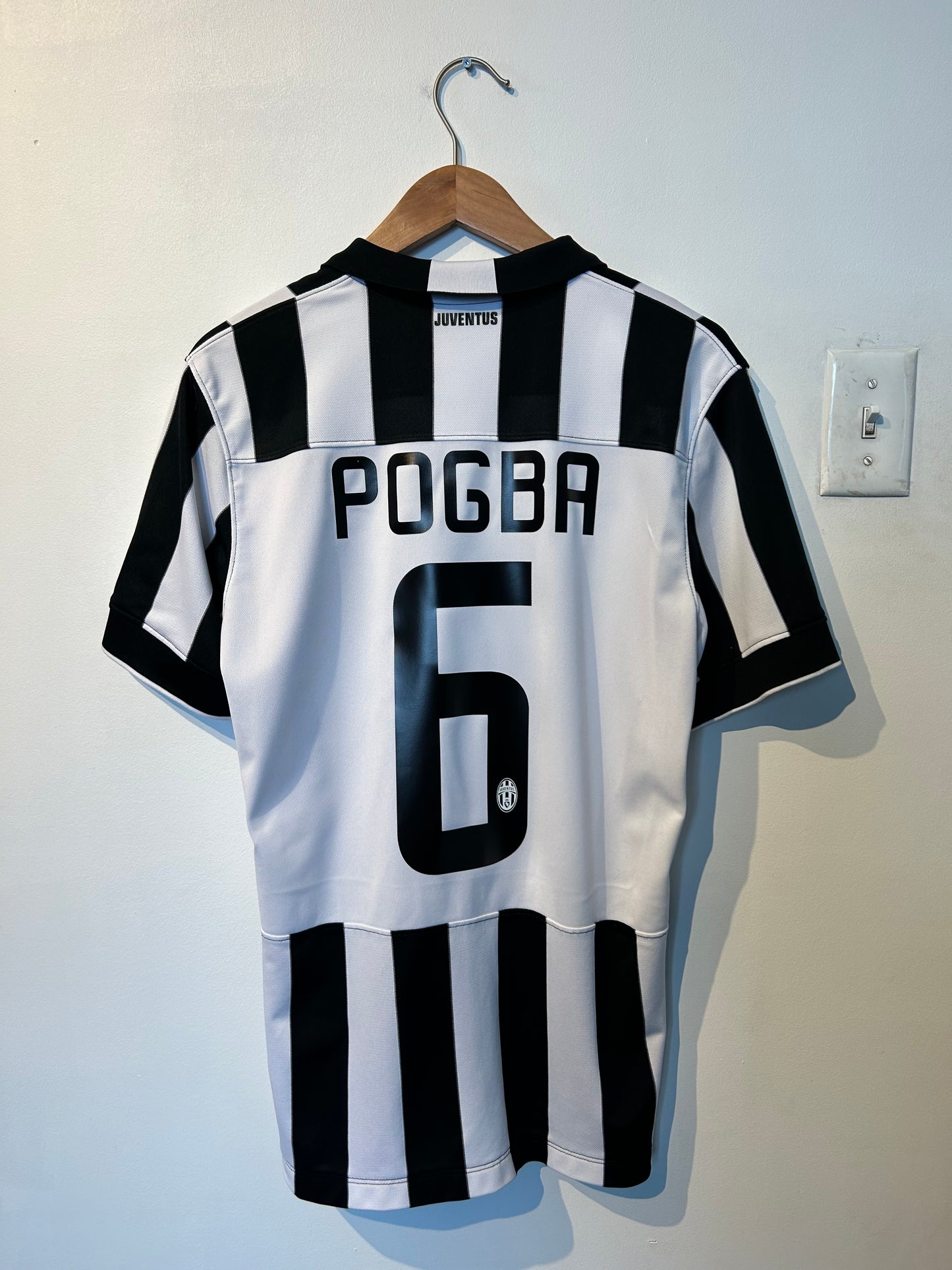 Juventus 2014-15 Home Shirt - Pogba #6 - M