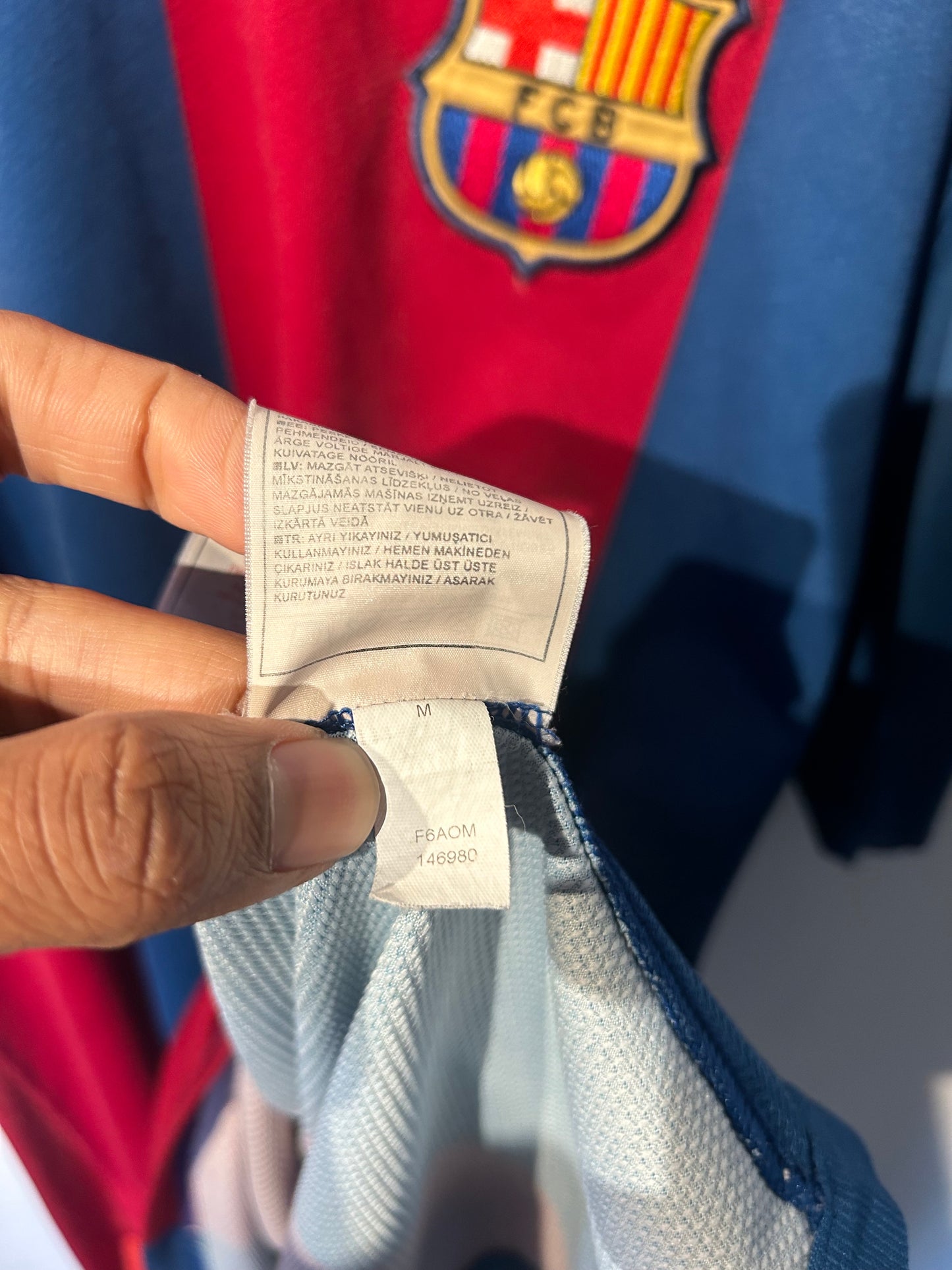 Barcelona 2006-07 Home Shirt - Messi #19 - XL