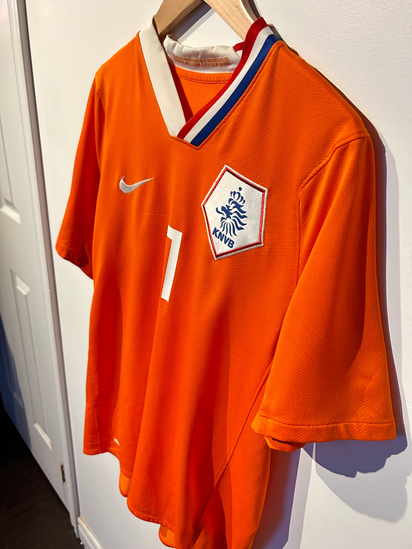Netherlands 2008-10 Home Shirt - V. Persie #7