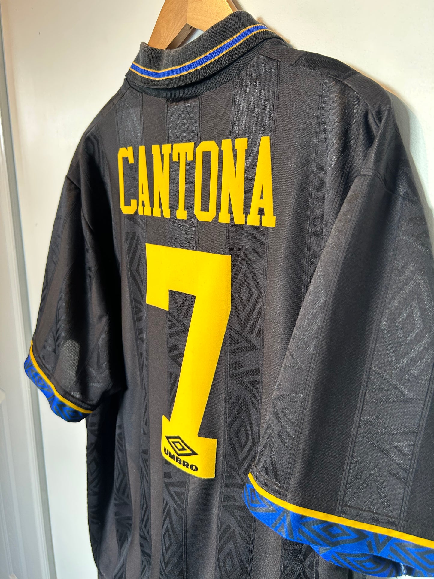 Manchester United 1993-95 Away Shirt - Cantona #7 - XL