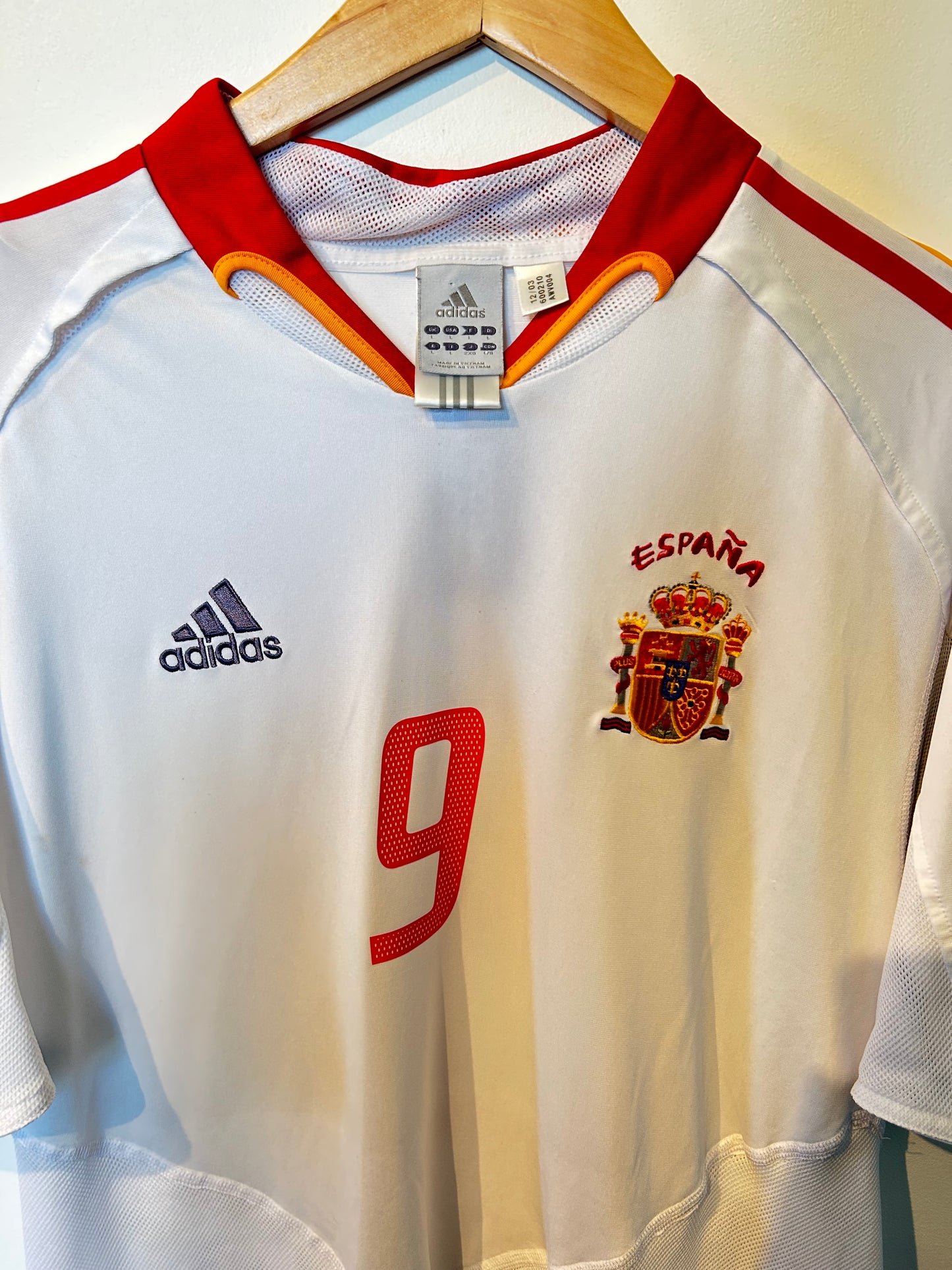Spain 2004-06 Away Shirt - Torres #9 - L