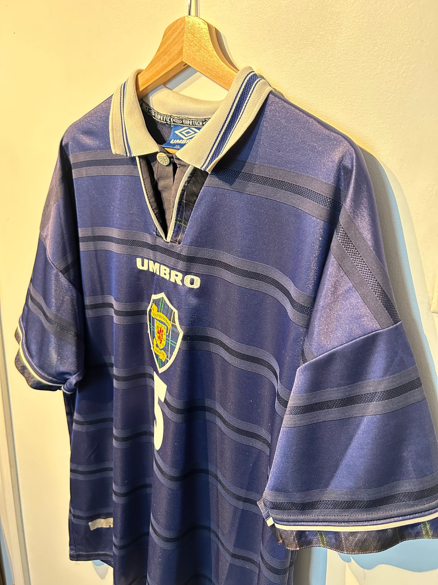 Scotland 1998-00 Home Shirt - Hendry #5 - XXL