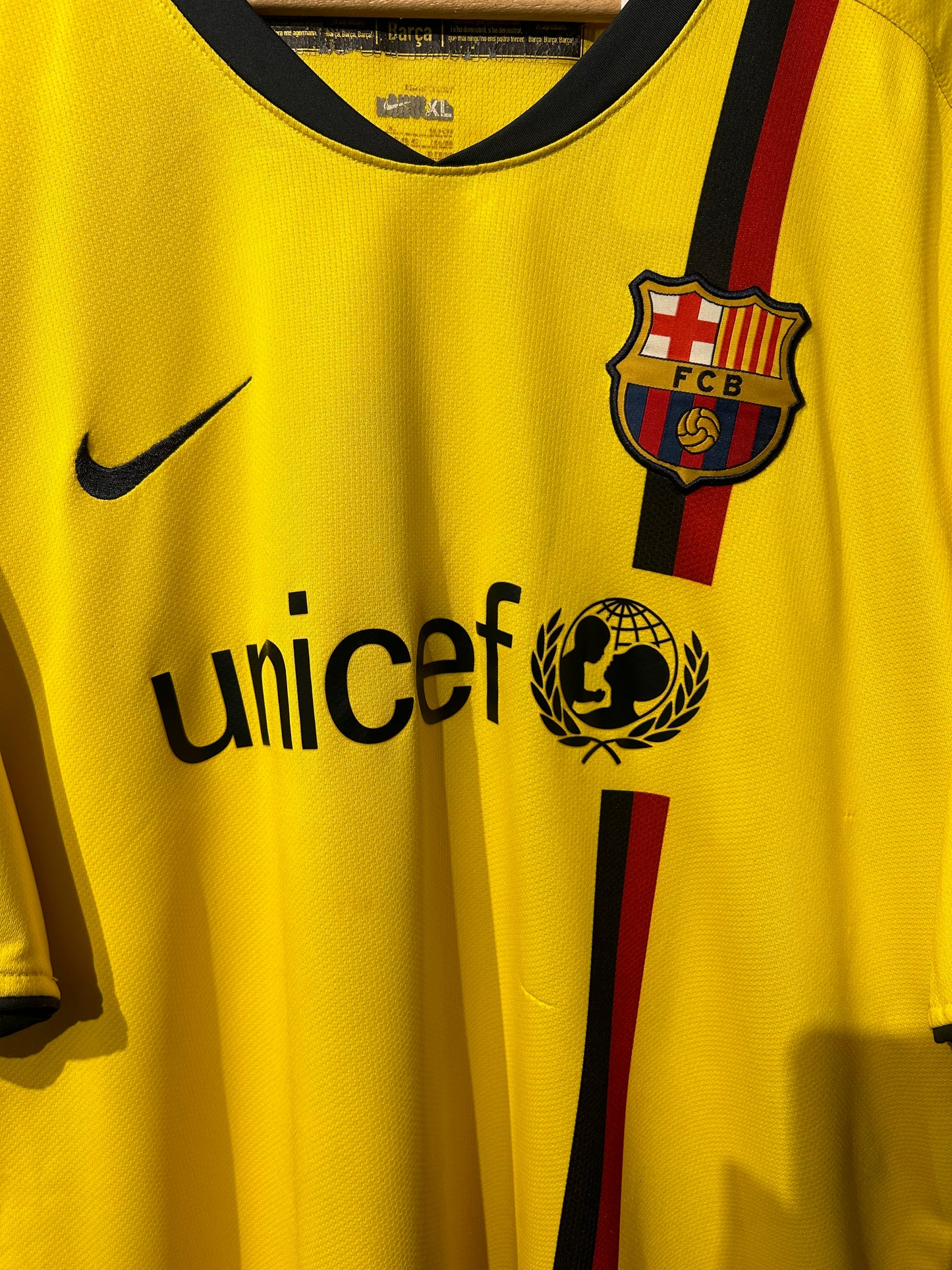 Barcelona 2008-09 Away Shirt - A.Iniesta #8 - XL