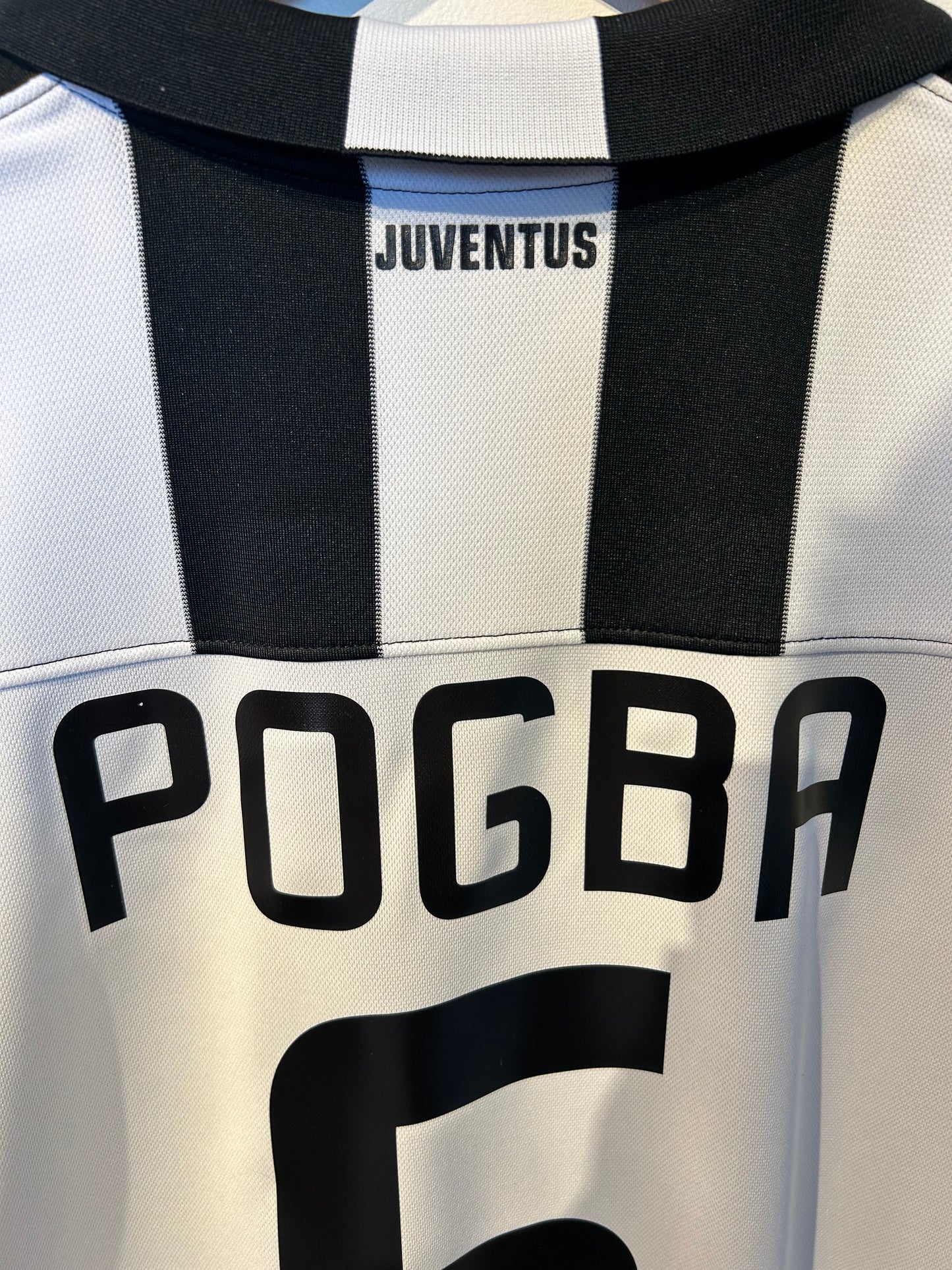 Juventus 2014-15 Home Shirt - Pogba #6 - M
