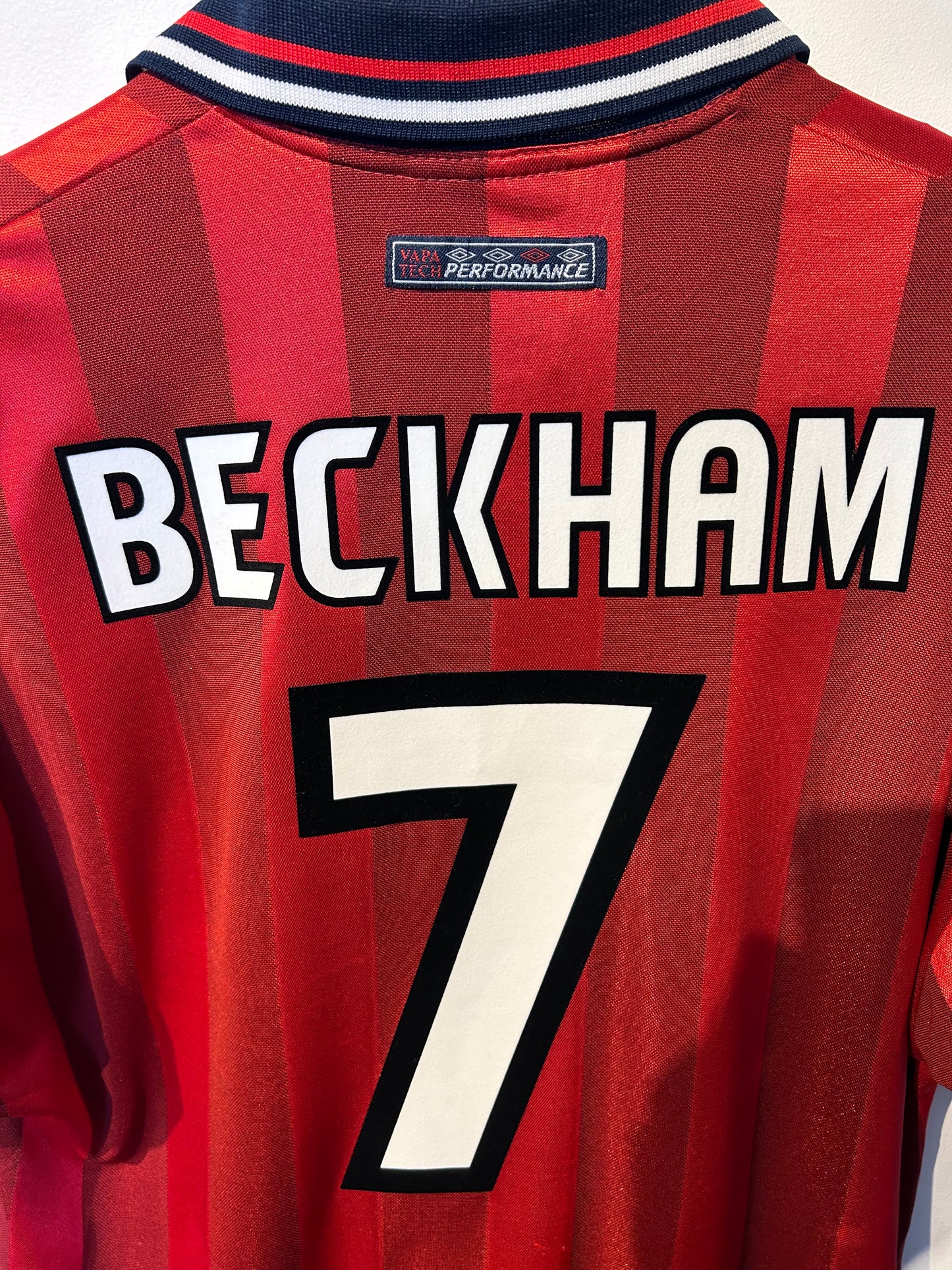 England 1997-99 Away Shirt - Beckham #7 - L