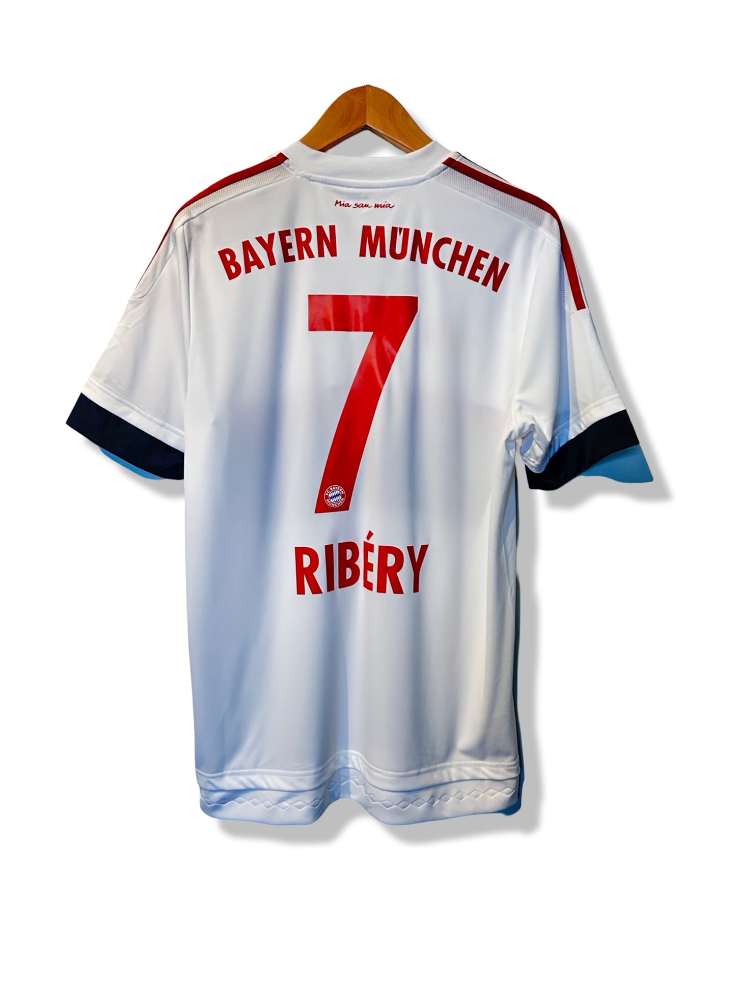 Bayern Munich 2015-16 Away Shirt - Ribery #7 - M