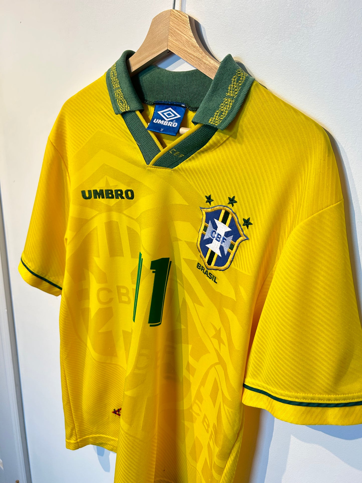 Brazil 1993-94 Home Shirt - Romario #11 - M