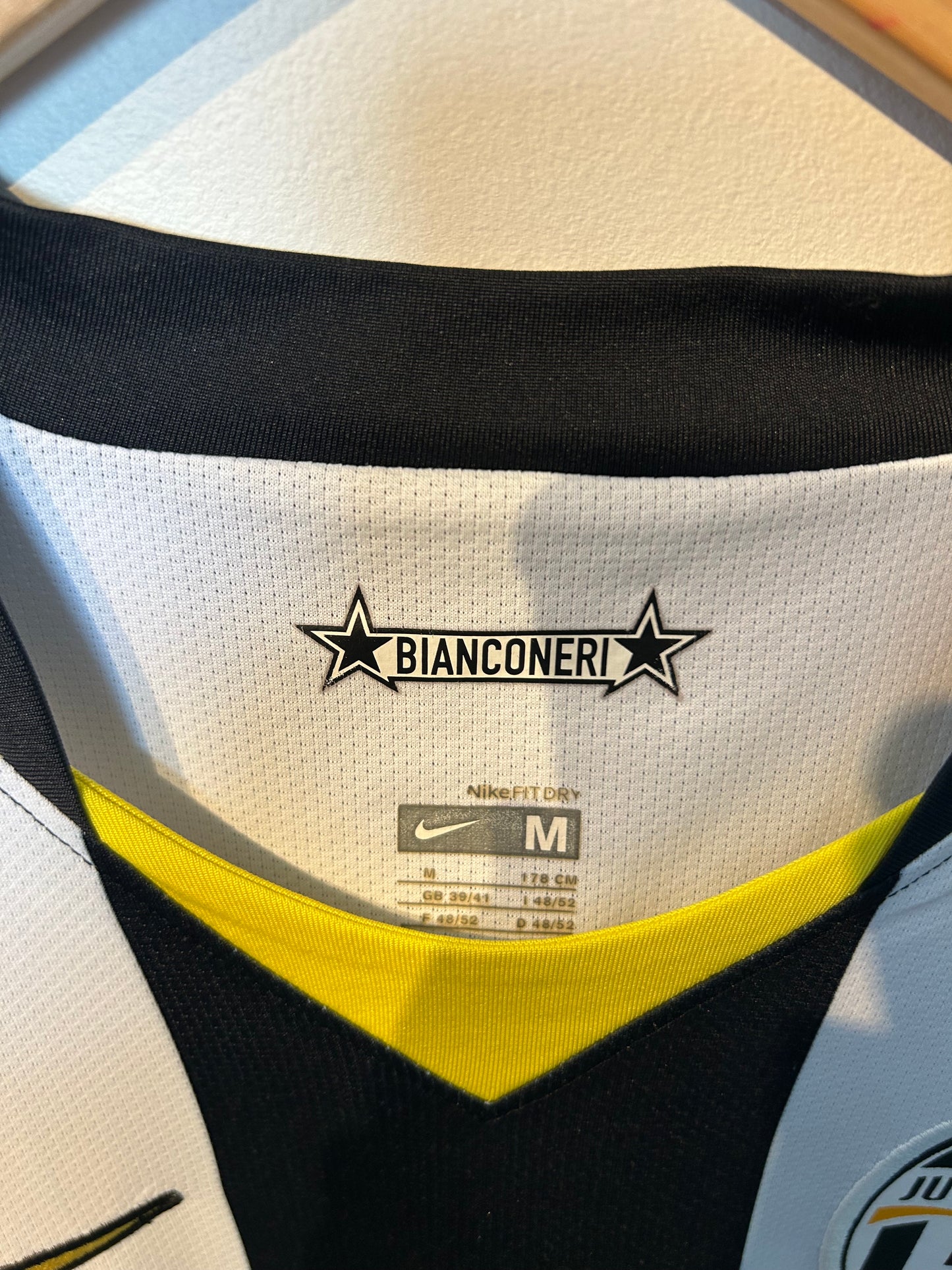 Juventus 2008-09 Home Shirt - Nedved #11 - M