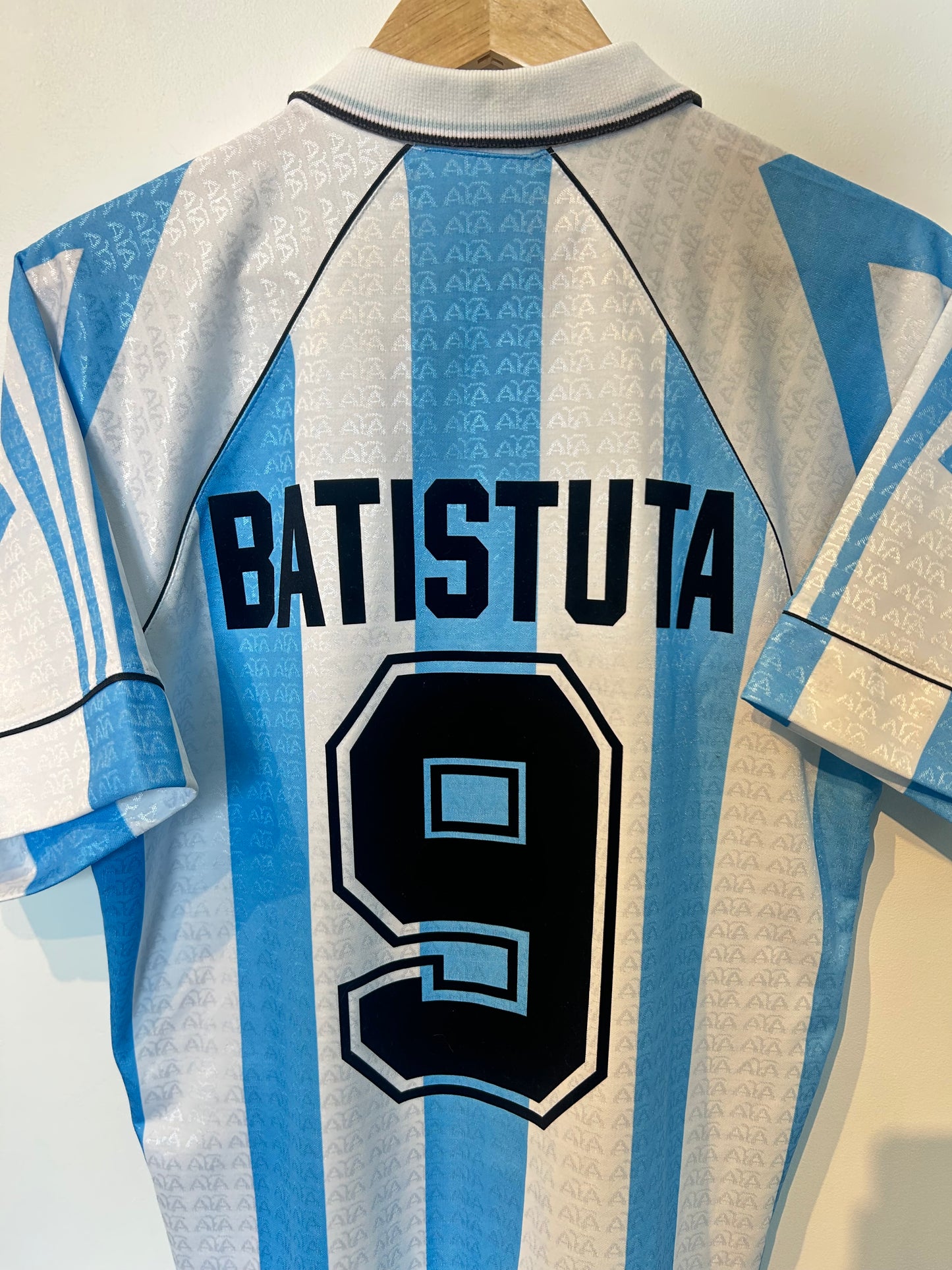 Argentina 1996-98 Home Shirt - Batistuta #9 - L
