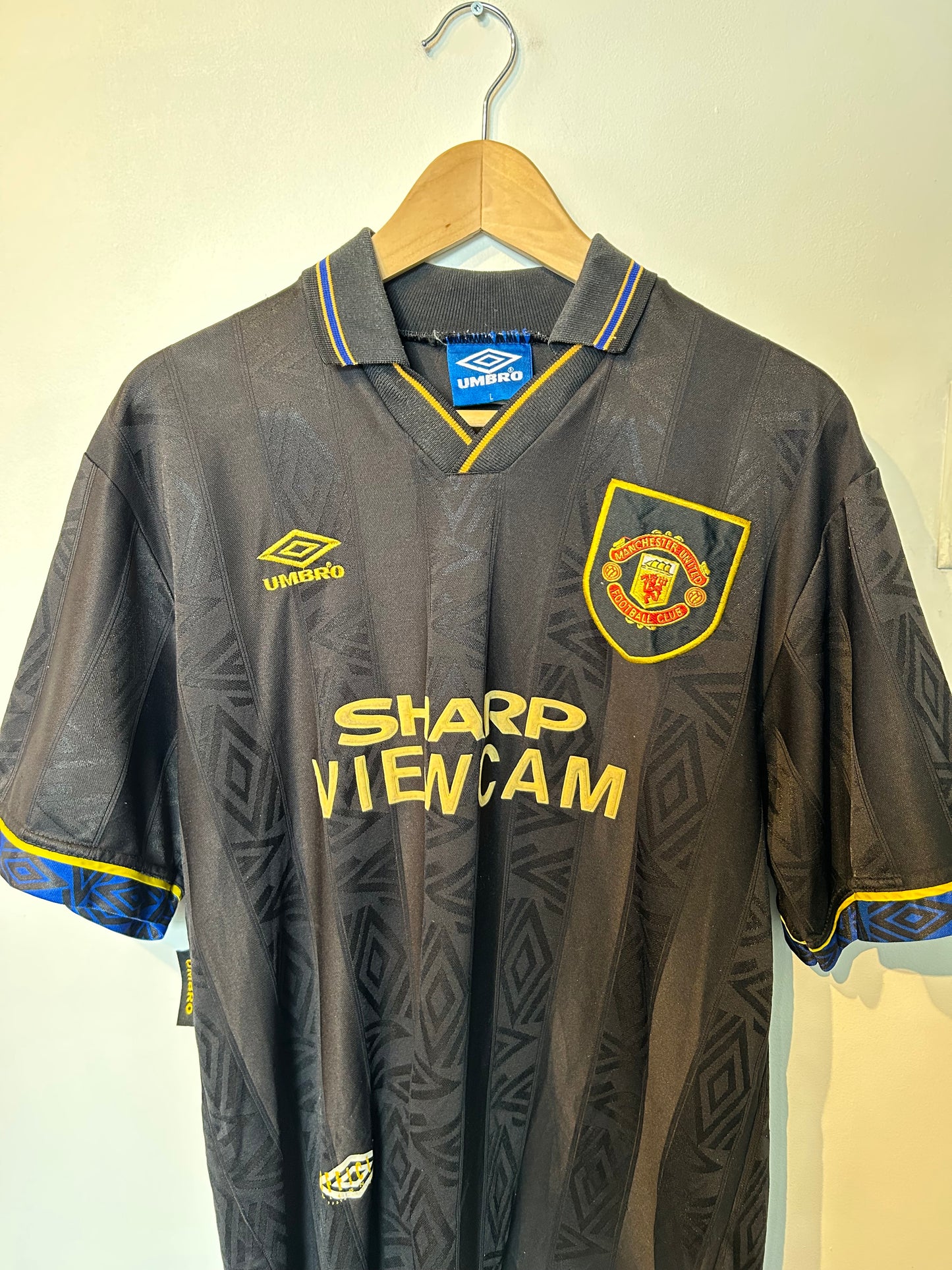 Manchester United 1993-95 Away Shirt - Cantona #7 - L