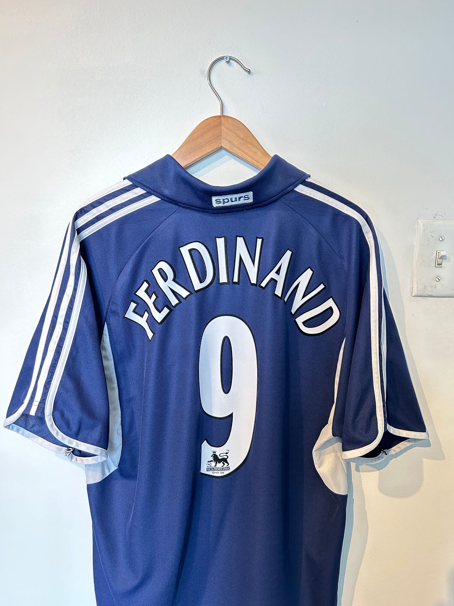 Tottenham 2000-01 Away Shirt - Ferdinand #9 - L