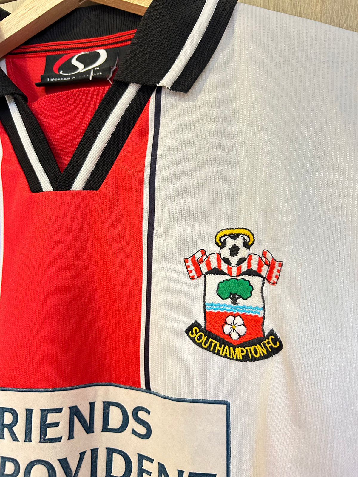 Southampton 1999-01 Home Shirt - M. Hughes #9 - M