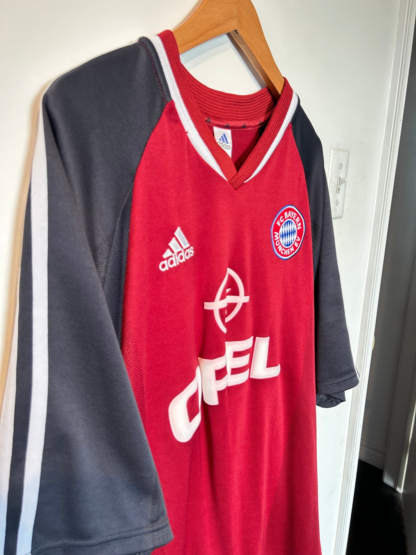 Bayern Munich 2001-02 Home Shirt - Elber #9 - XL
