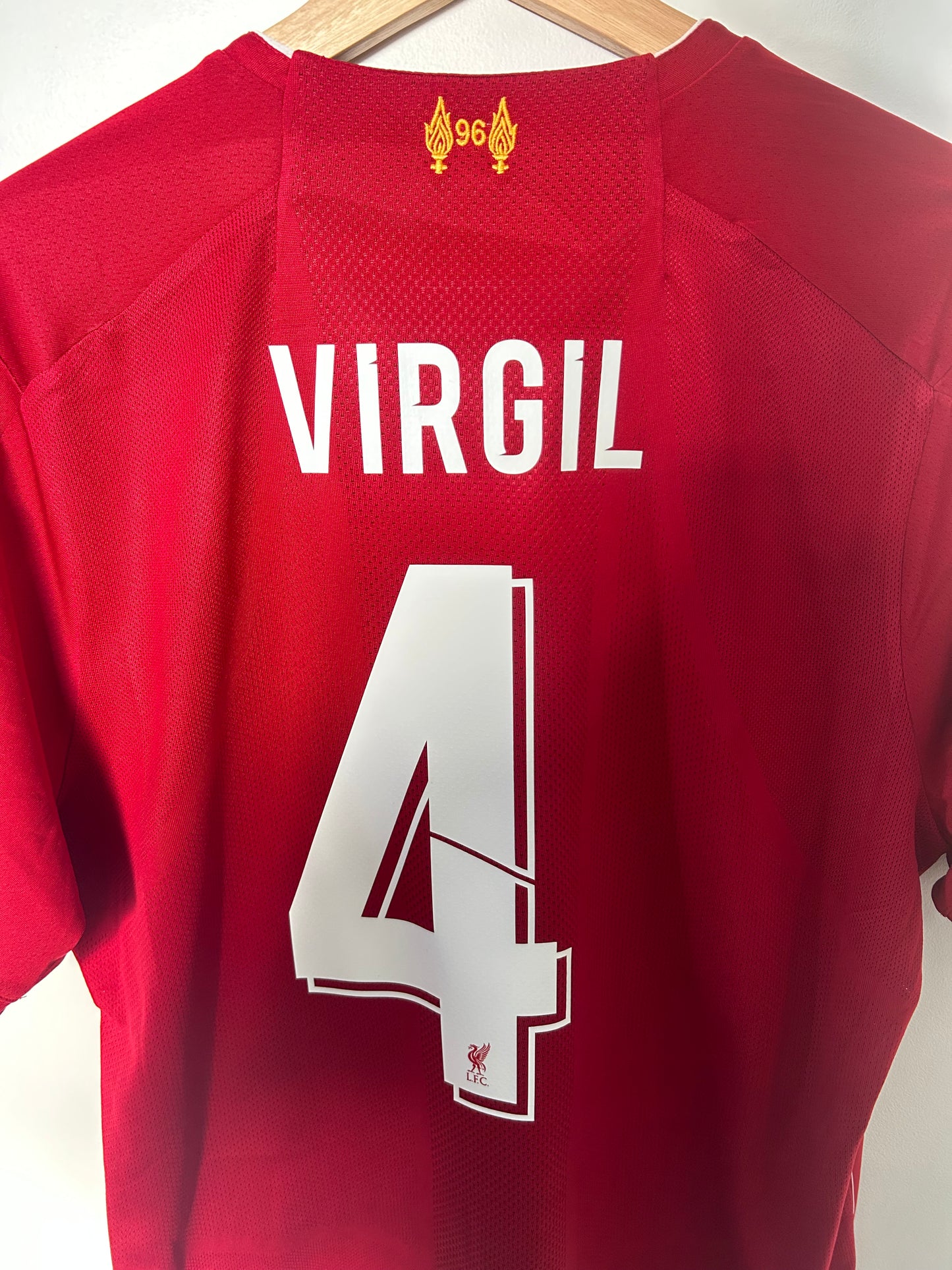 Liverpool 2019-20 Home Shirt - Virgil #4 - M