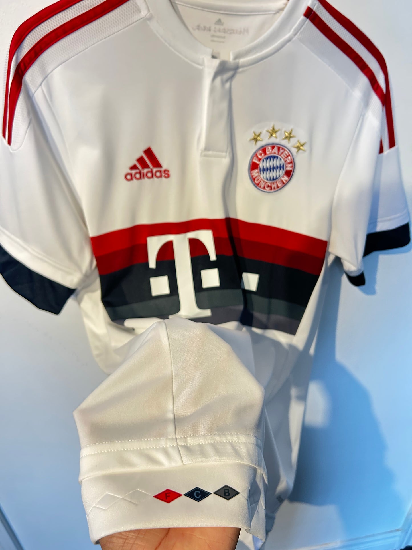 Bayern Munich 2015-16 Away Shirt - Ribery #7 - M