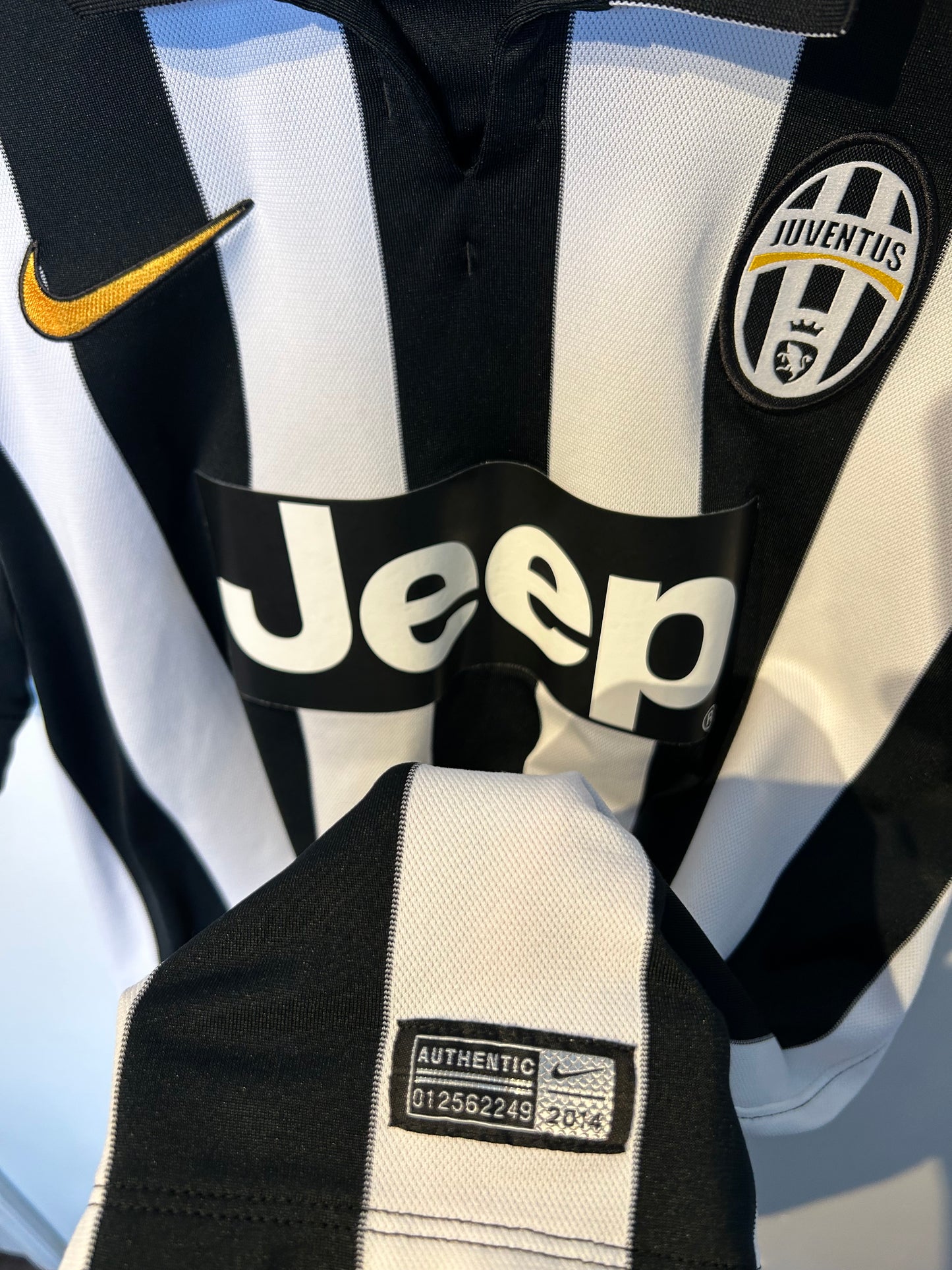 Juventus 2014-15 Home Shirt - Pogba #6 - M