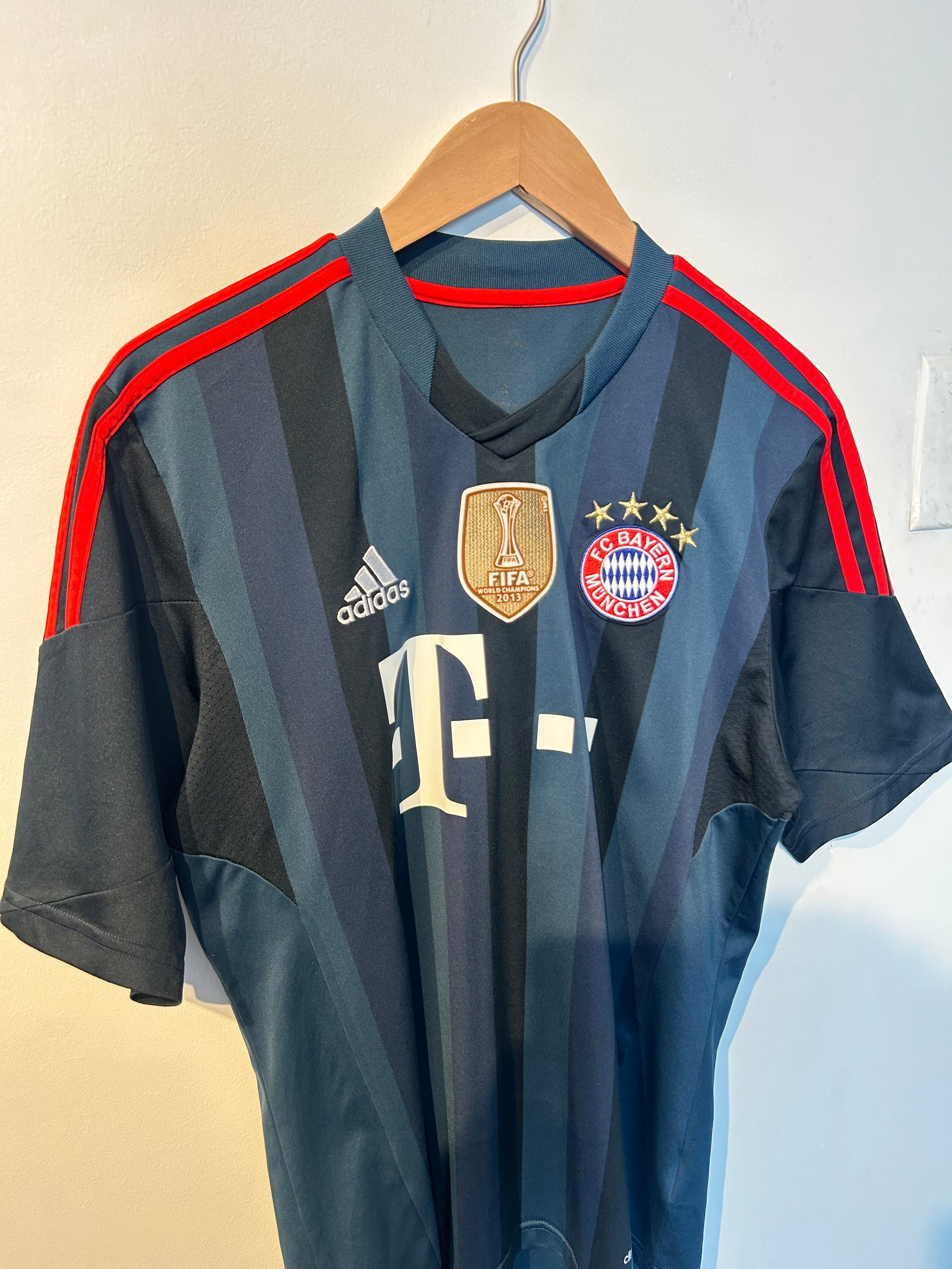 Bayern Munich 2013-14 Third Shirt - Ribery #7 - M – Football Heaven