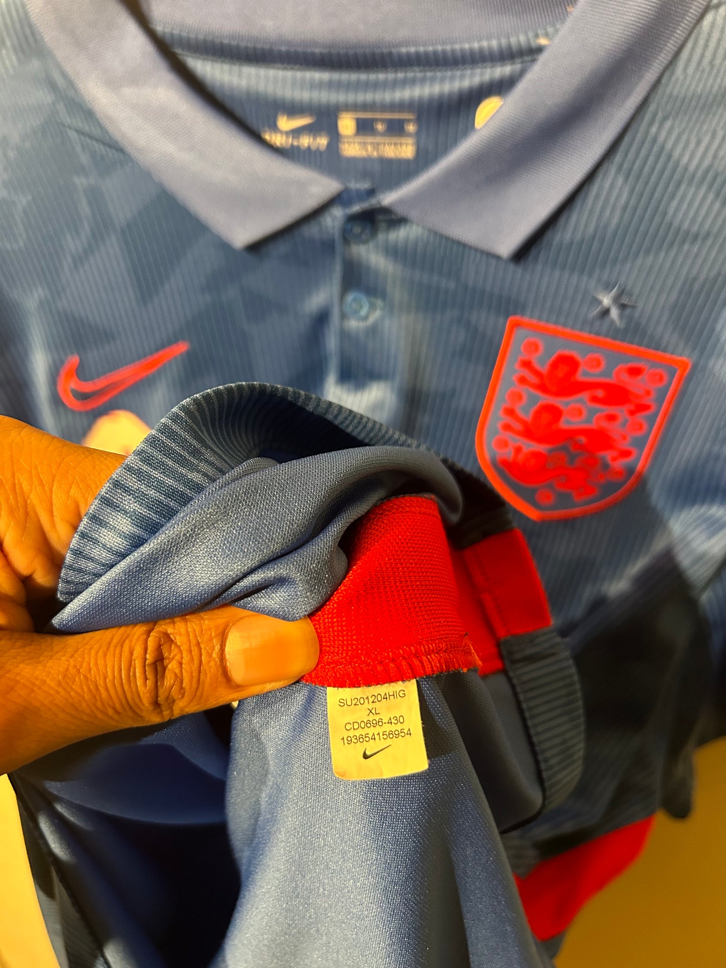 England 2020-21 Away Shirt - Kane #9 - XL