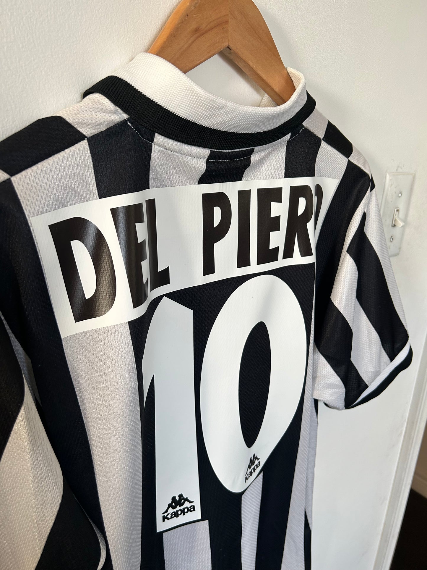 Juventus 1996-97 Home Shirt - Del Piero #10 - M